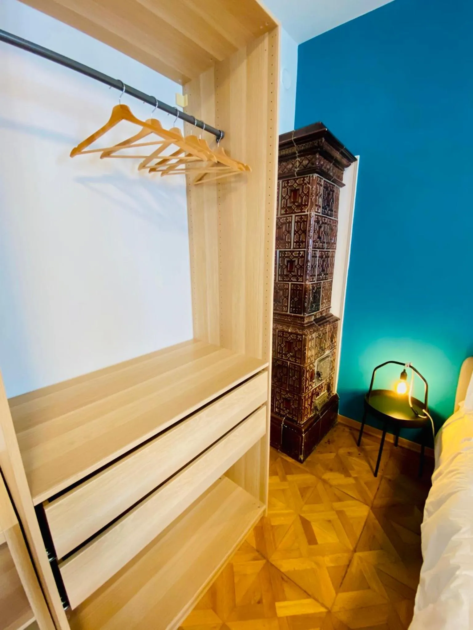 Photo of the whole room in Crops City Stay