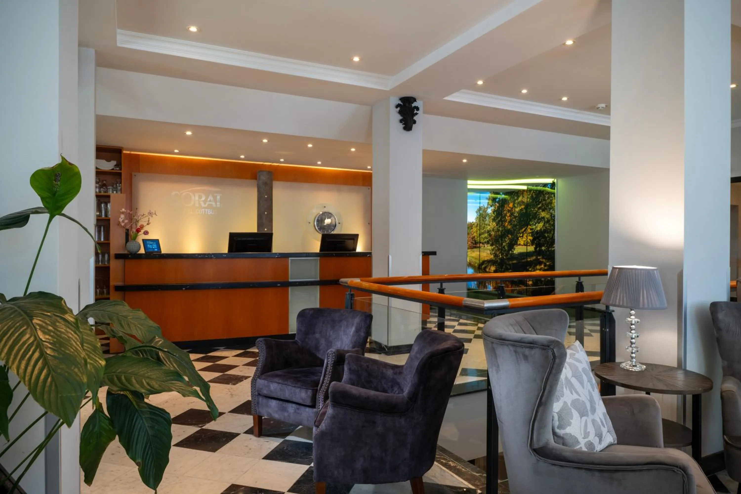 Lobby or reception in SORAT Hotel Cottbus