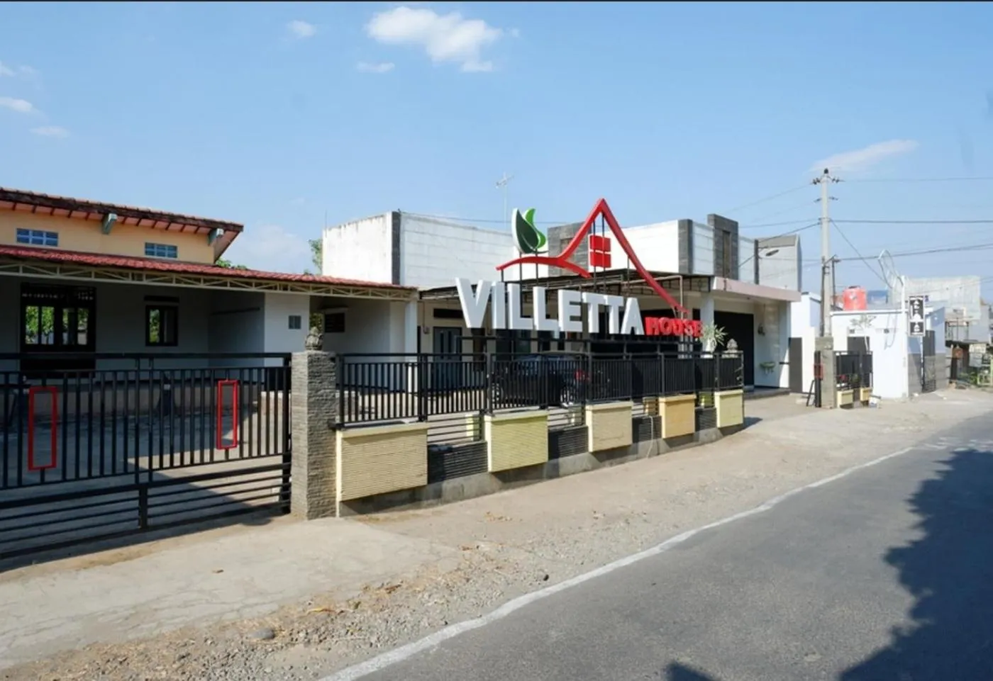 Facade/entrance in Villetta House Syariah