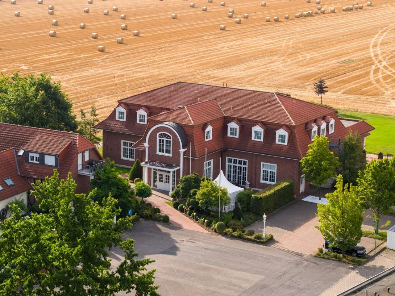 Property building in Hotel Hennies