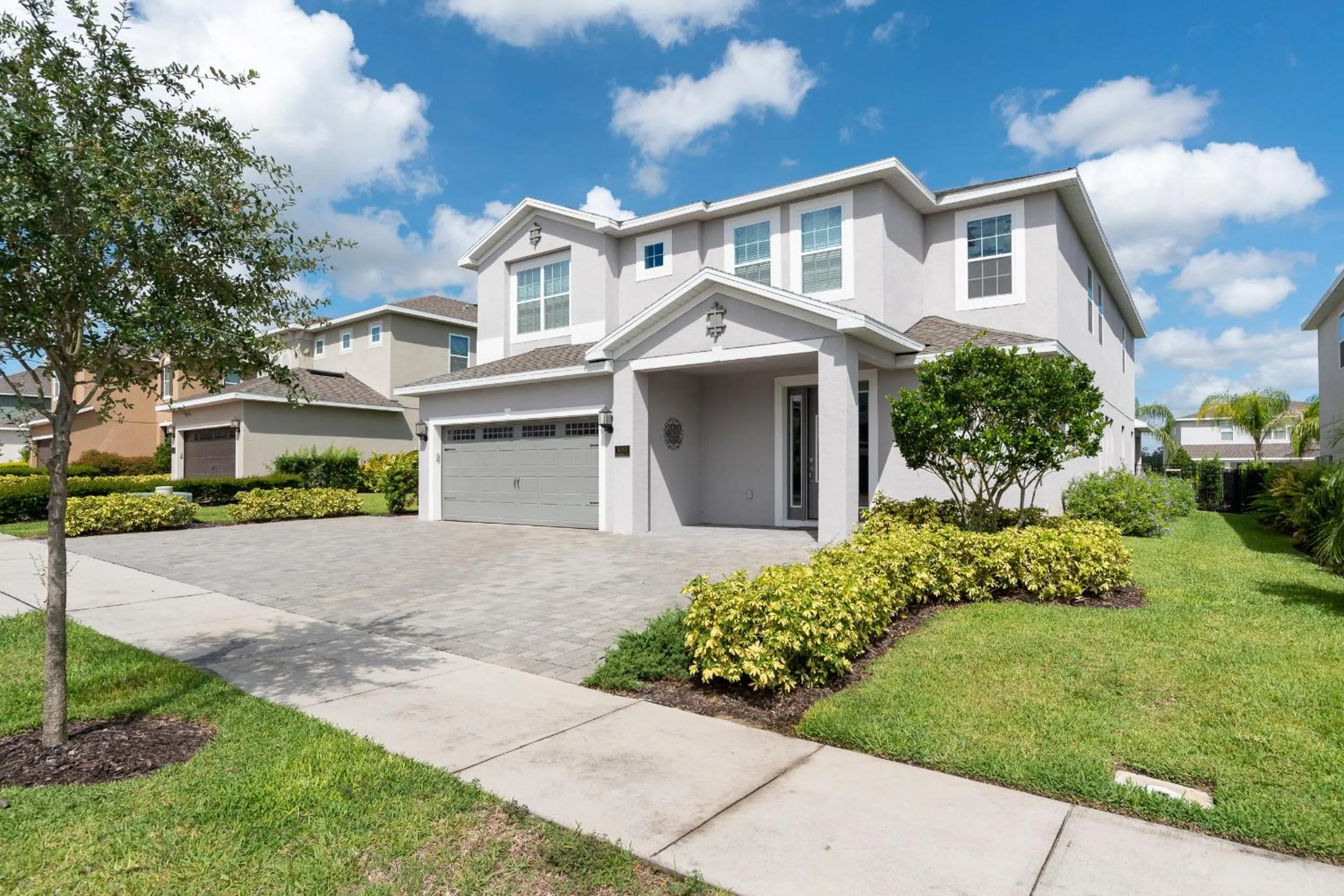 Property building in Upscale Modern Getaway home with heated pool/hot tub, 9 beds 8.5 bath Sleeps 18+