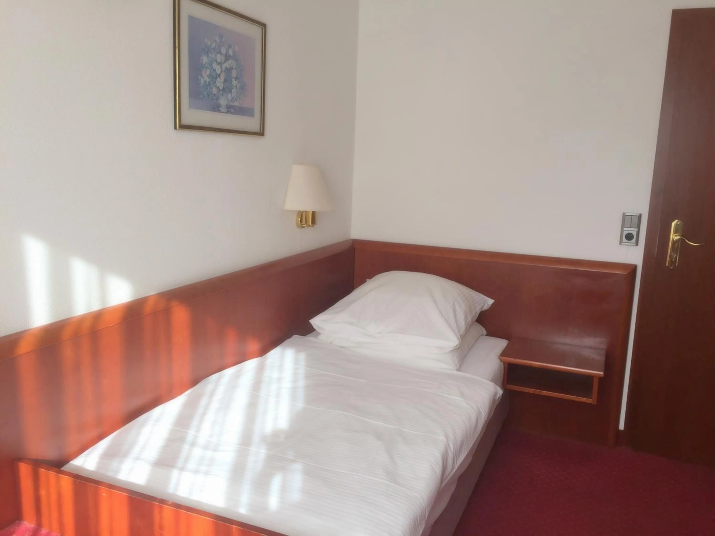 Bedroom, Bed in Hotel Bismarck