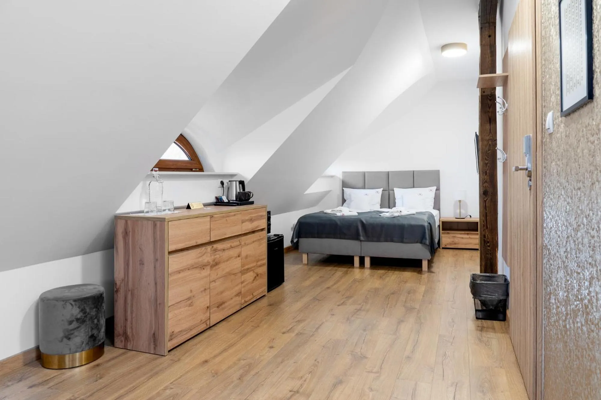 Bed in Apartamenty, Boutique Rooms Villa 82, MIEJSCE PRKINGOWE