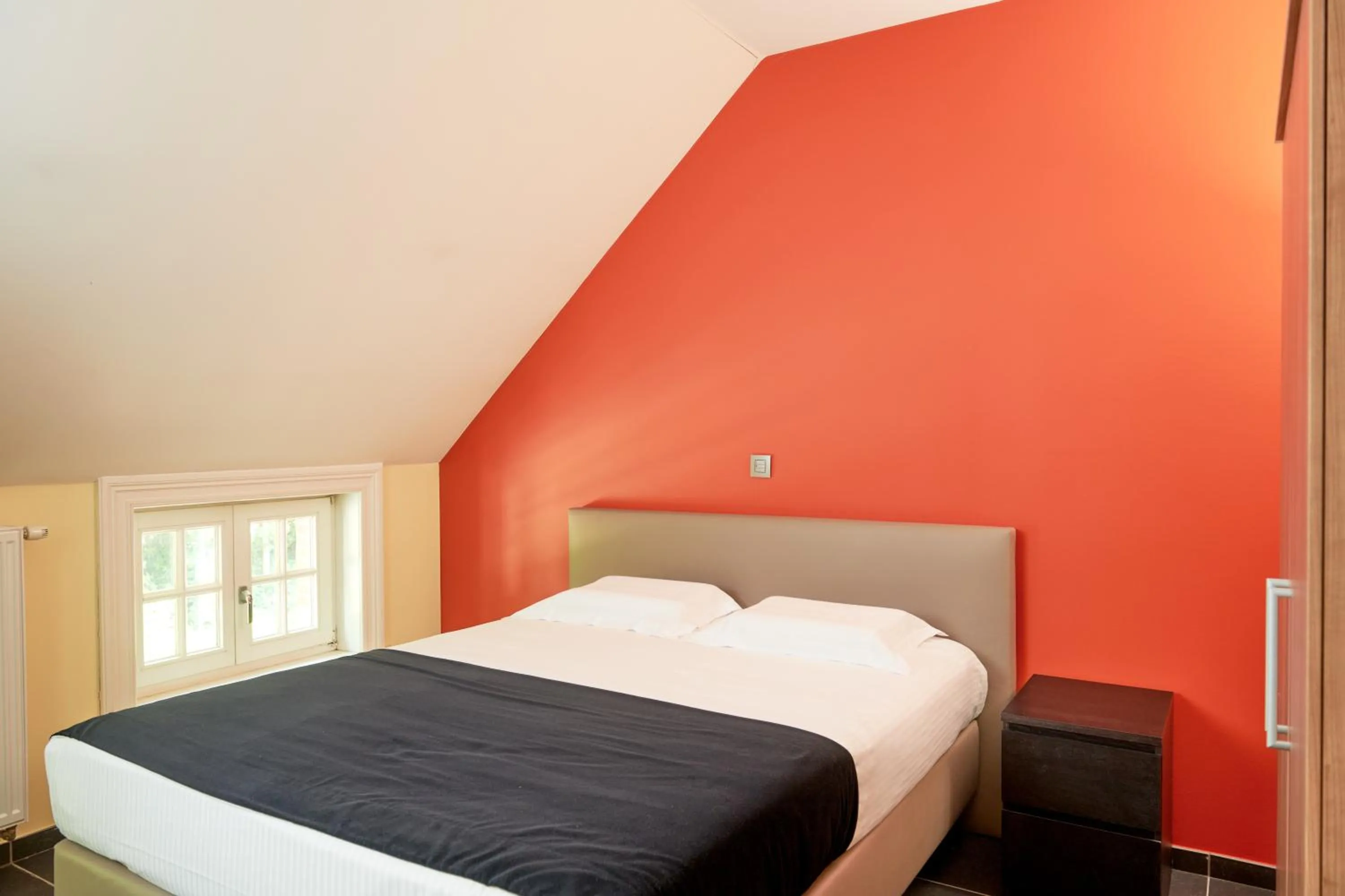 Bedroom, Bed in De Statie