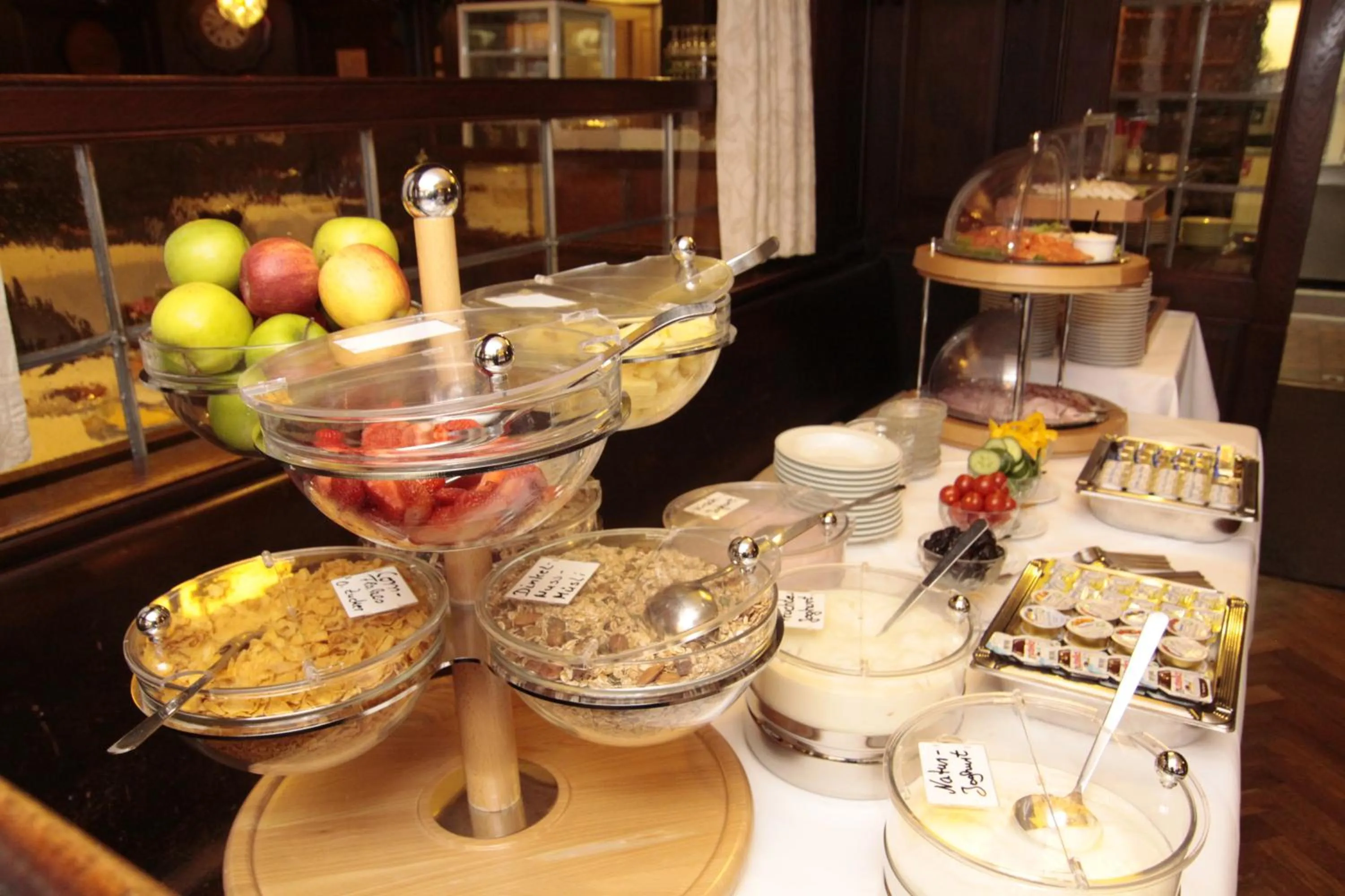 Buffet breakfast in Boutiquehotel Oberkirch im Zentrum
