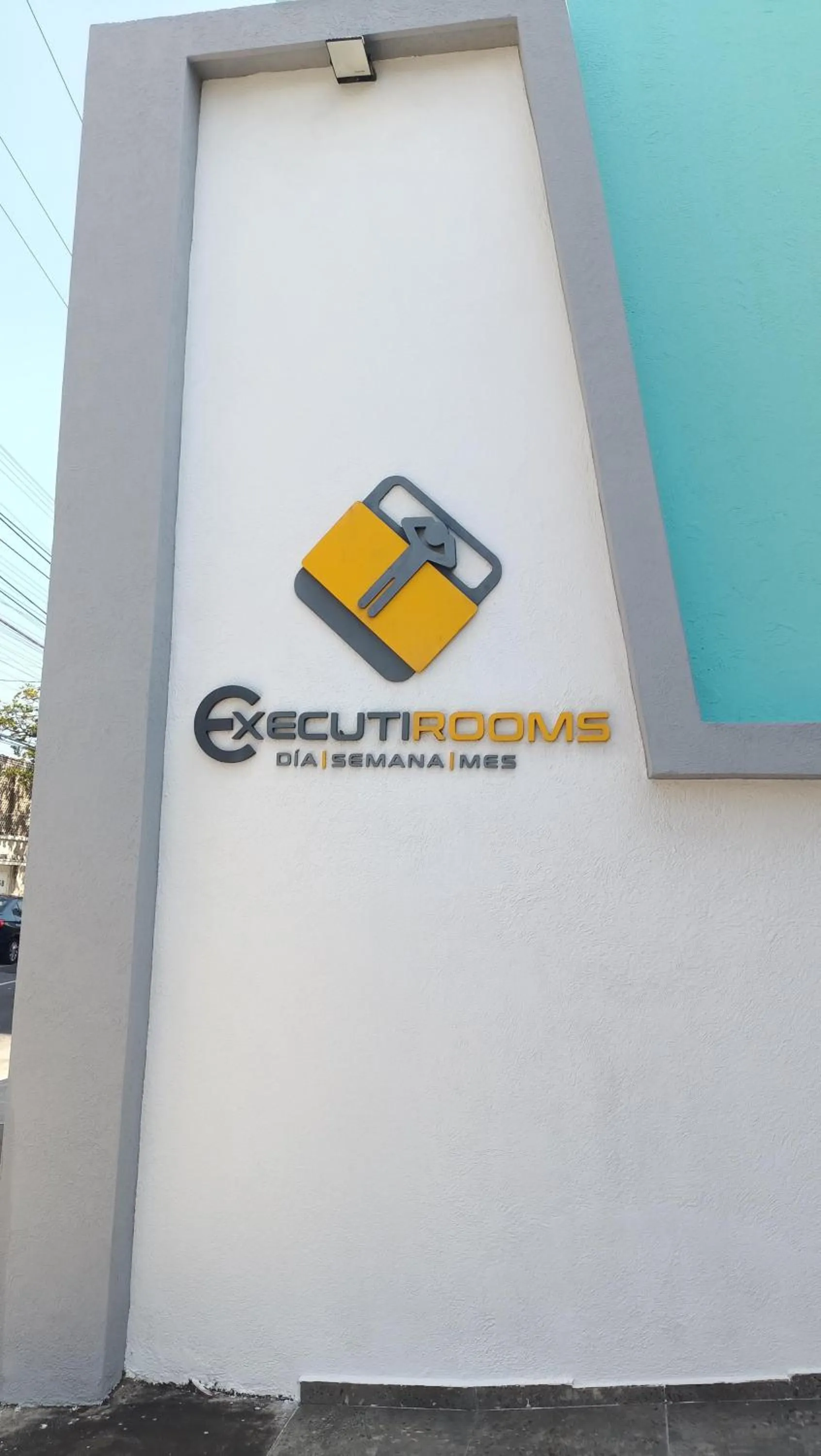Property logo or sign in EXECUTIROOMS VERACRUZ