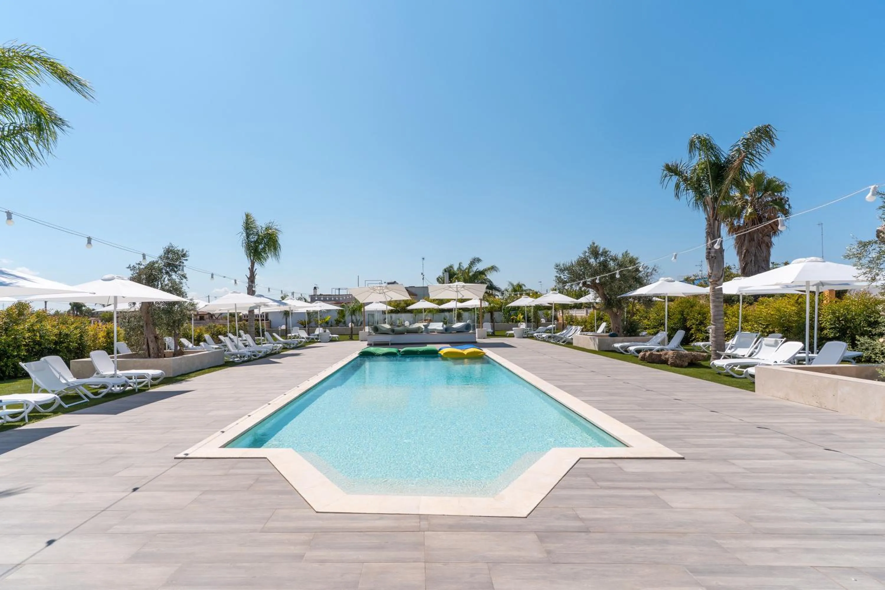 Swimming pool in B&B I Tarocchi