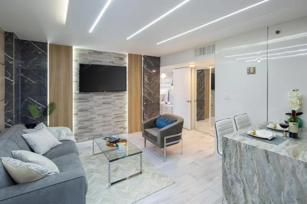 Executive Hotel Suite Downtown Free Parking