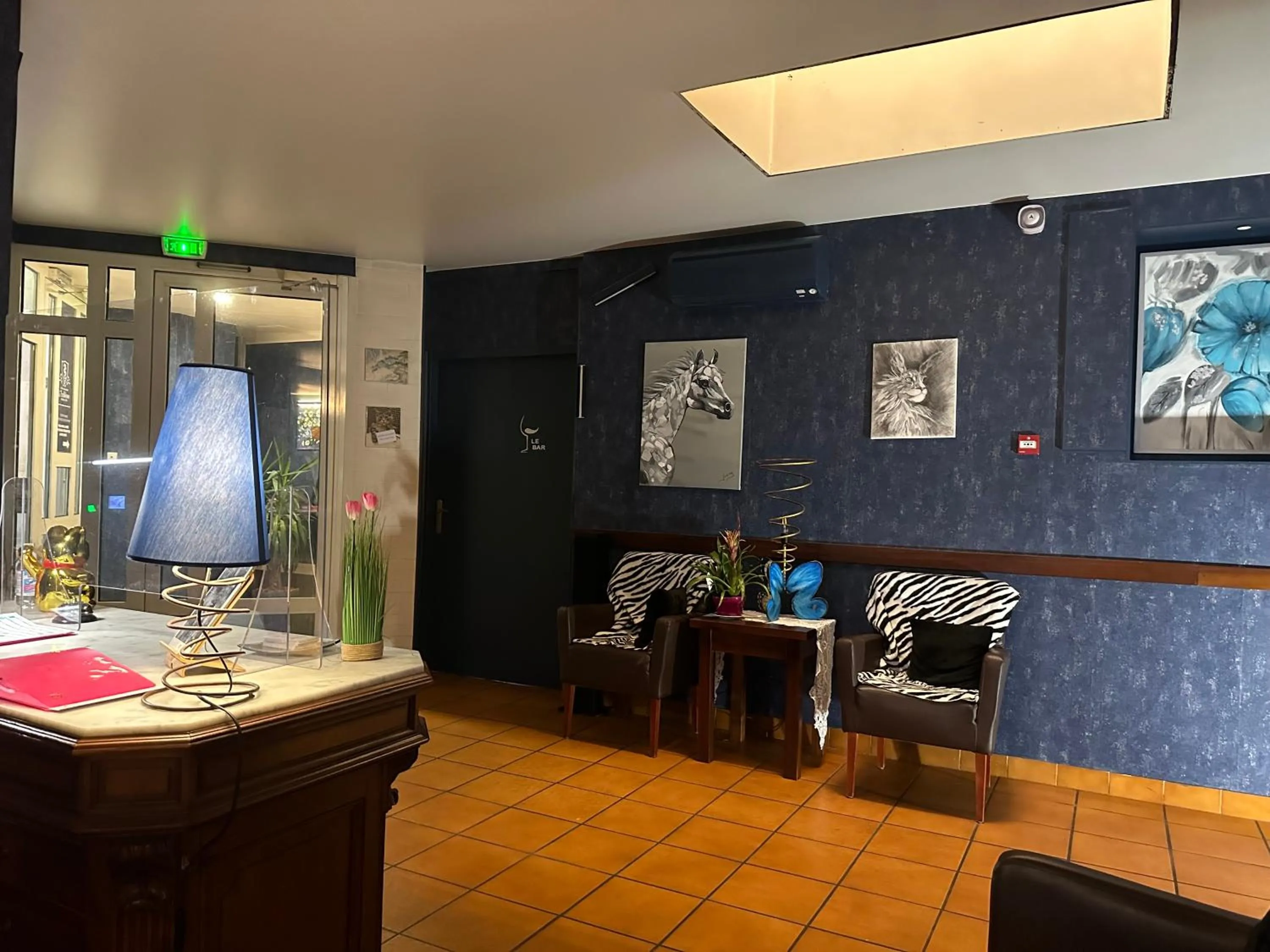 Seating area in L'EMBLEME - BOUTIQUE HOTEL