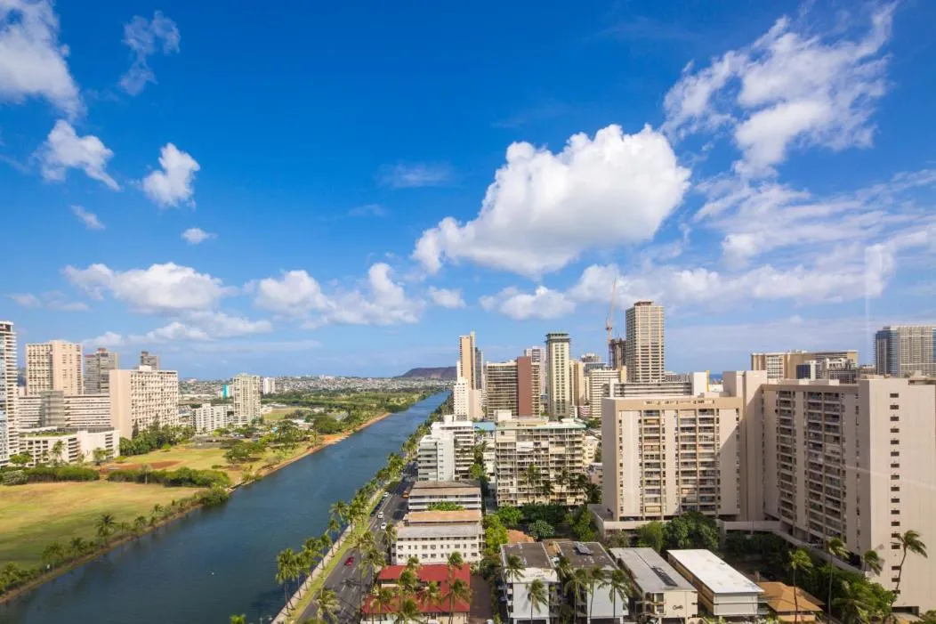 2 Bedroom Corner Suite & Tropical Views