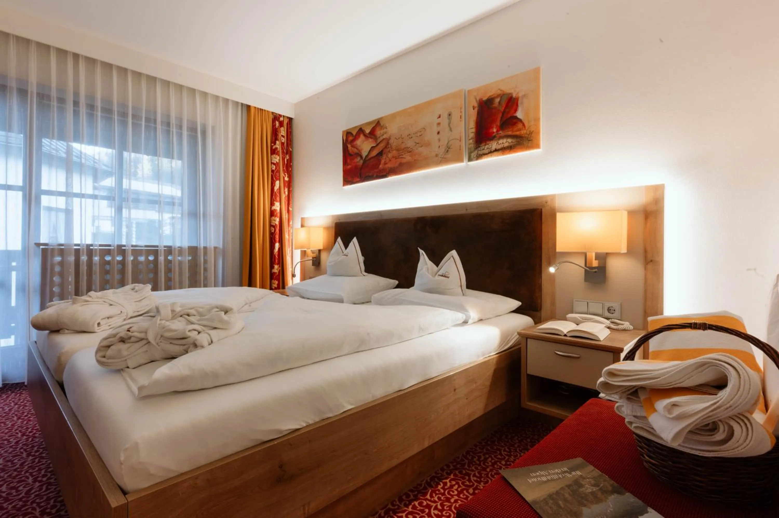 Photo of the whole room, Bed in Hotel Neuhäusl Superior