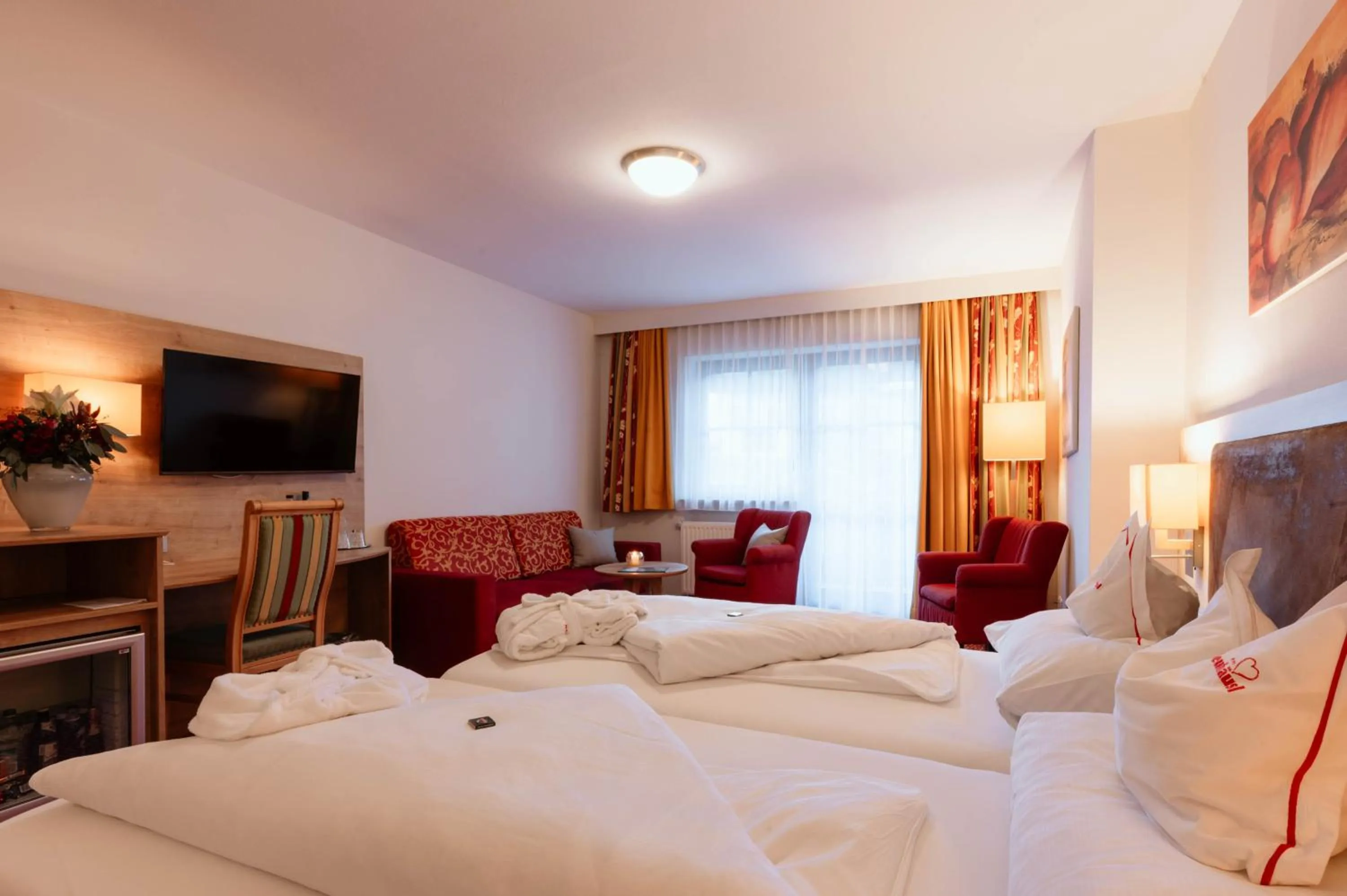 Photo of the whole room, Bed in Hotel Neuhäusl Superior