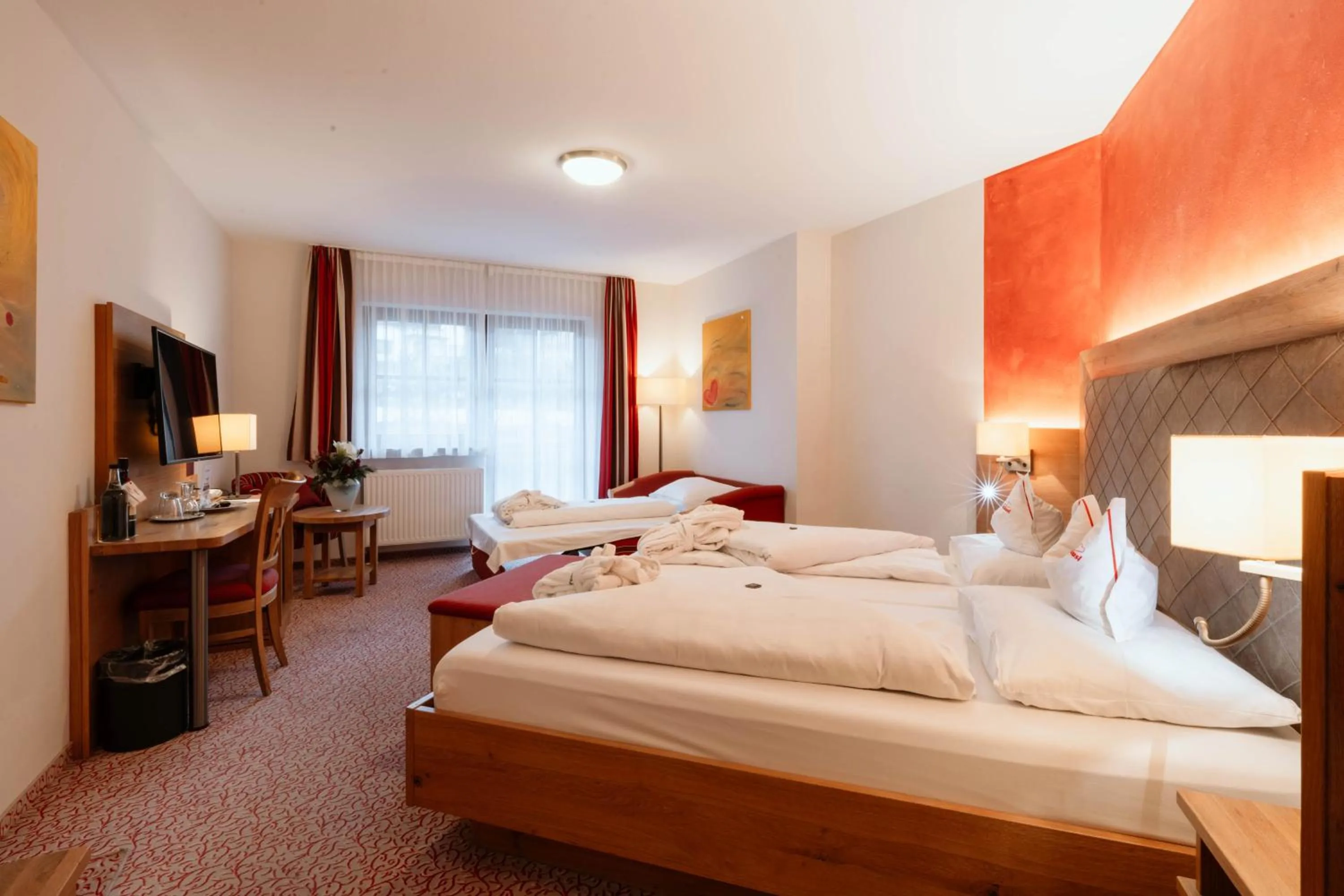 Photo of the whole room, Bed in Hotel Neuhäusl Superior