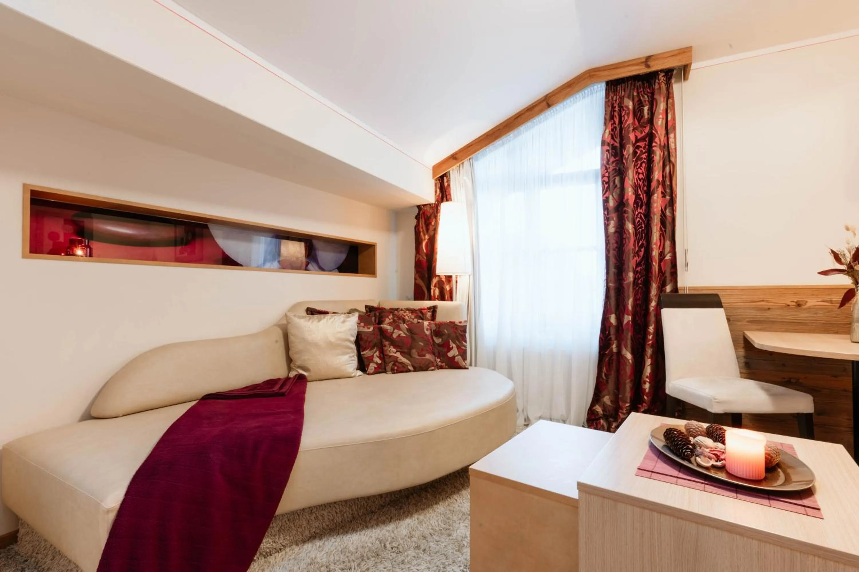 Photo of the whole room, Bed in Hotel Neuhäusl Superior