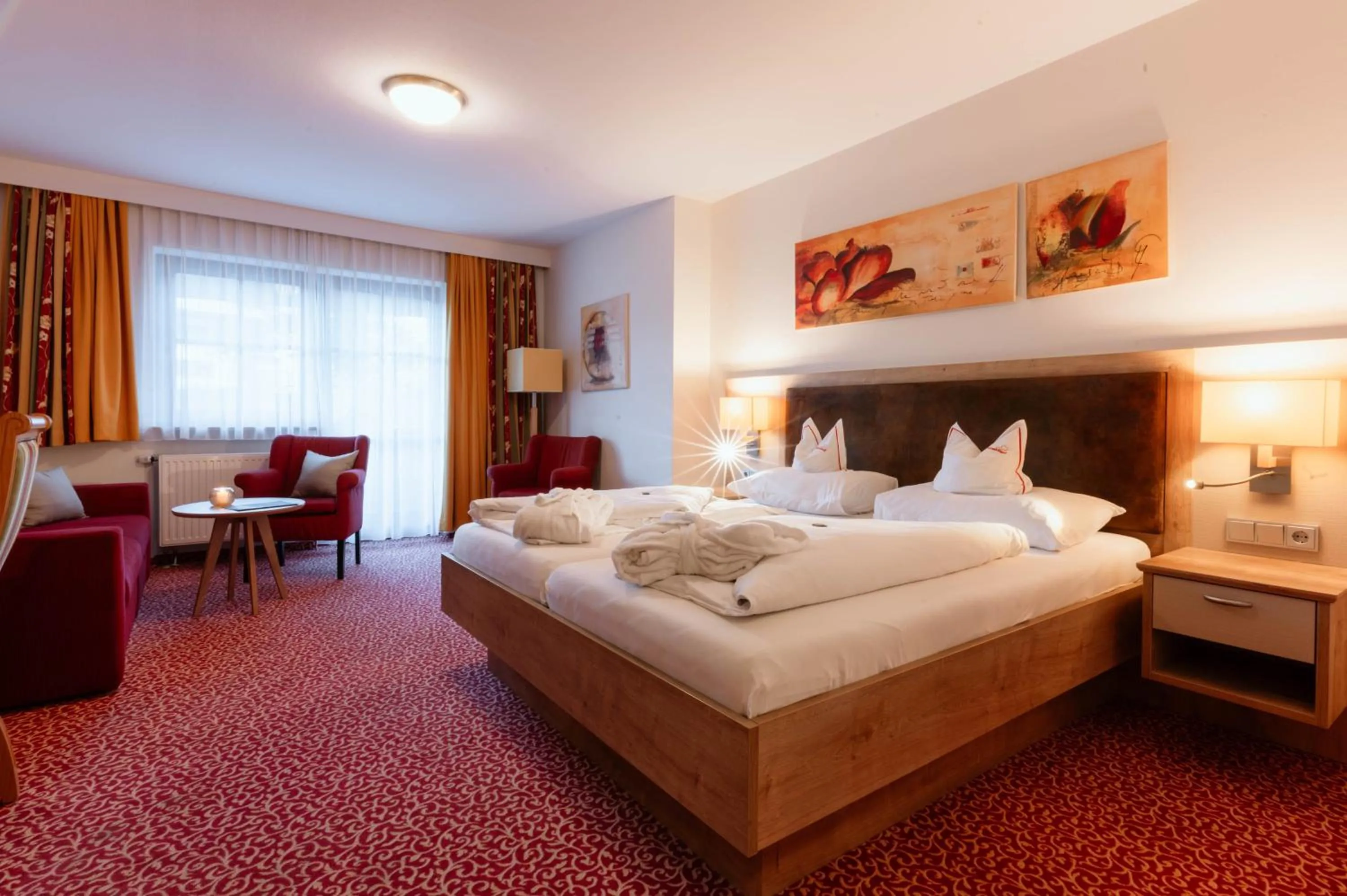 Photo of the whole room, Bed in Hotel Neuhäusl Superior