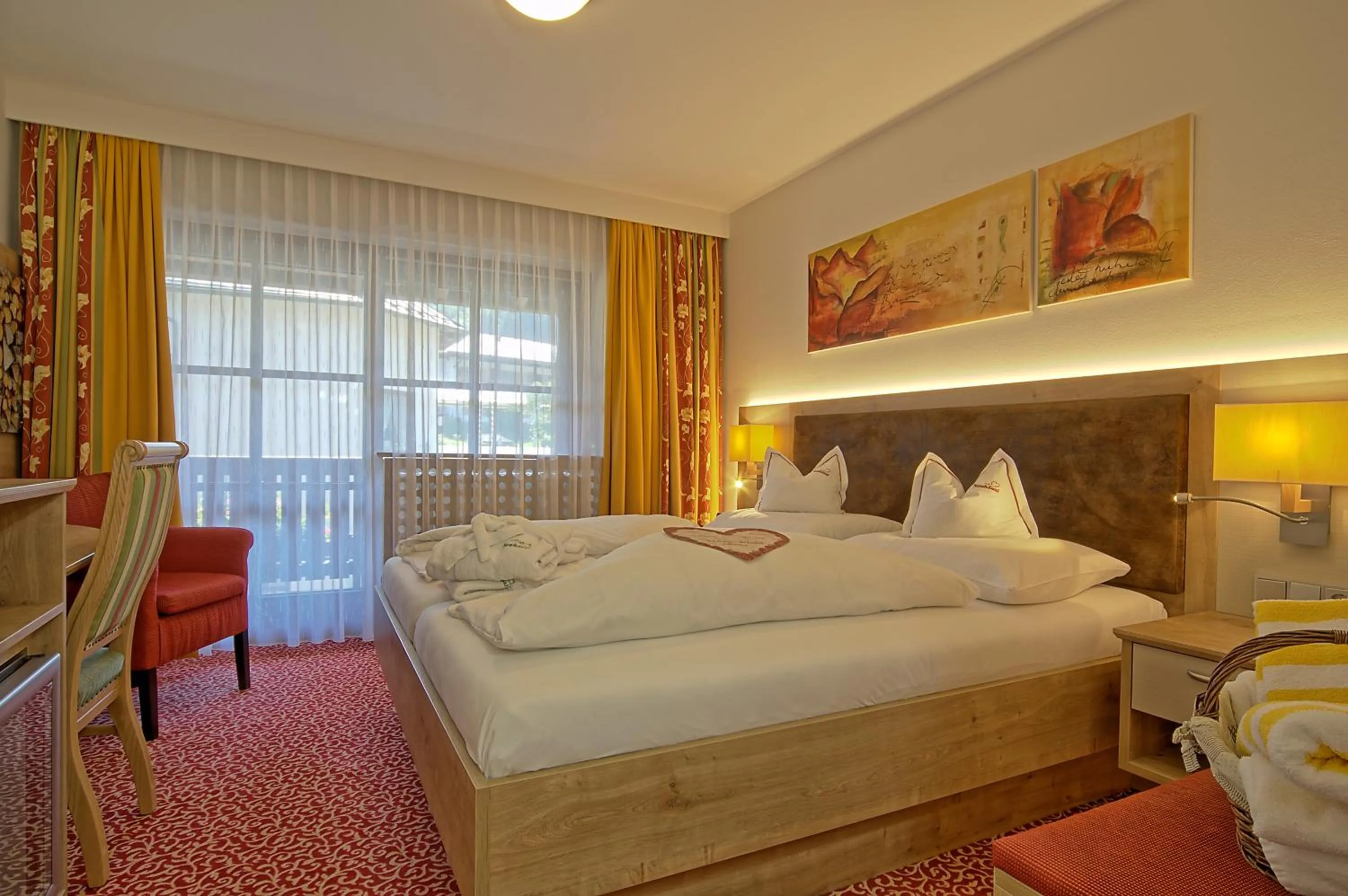 Photo of the whole room, Bed in Hotel Neuhäusl Superior