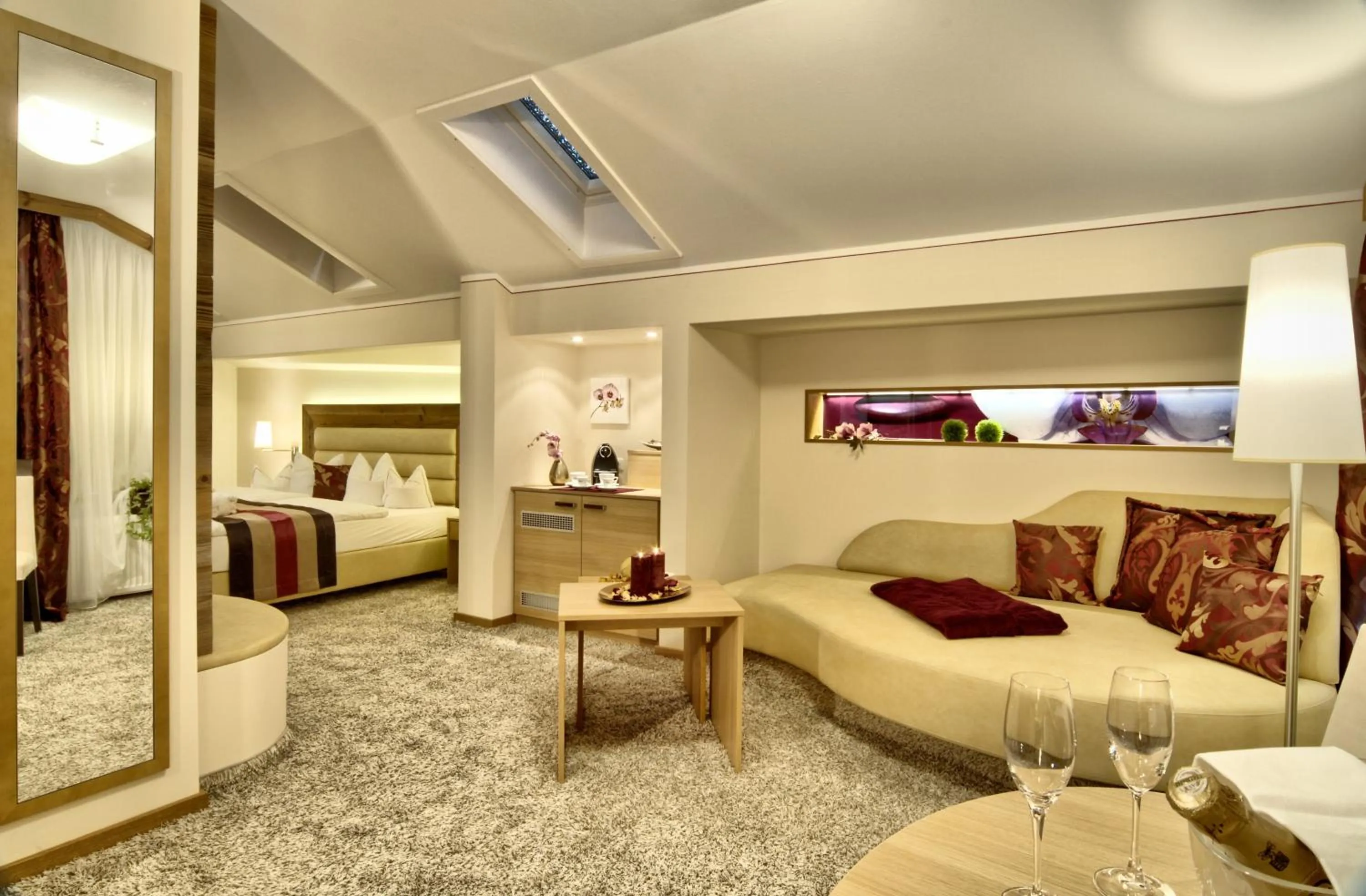 Photo of the whole room, Bed in Hotel Neuhäusl Superior