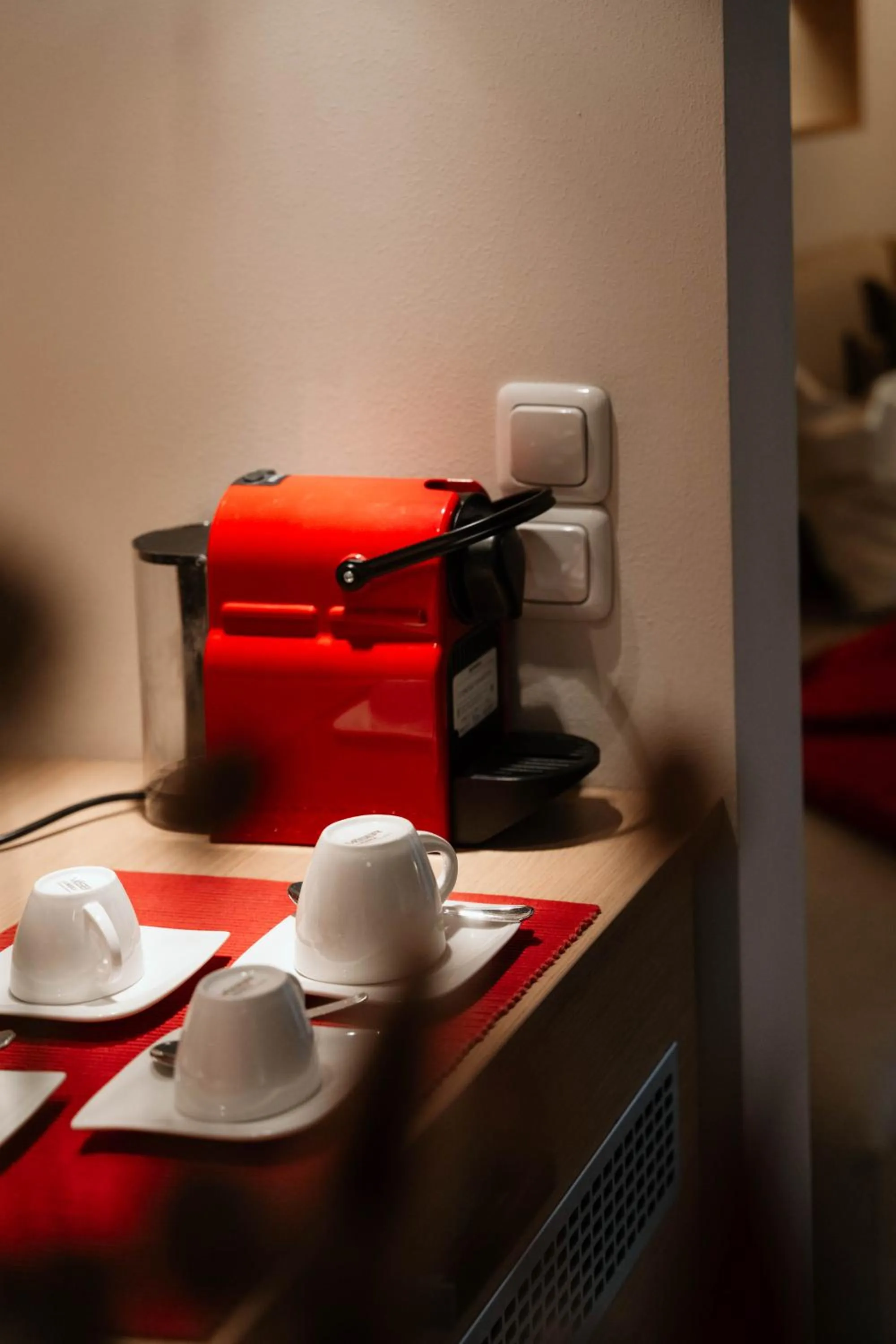 Coffee/tea facilities, Bed in Hotel Neuhäusl Superior