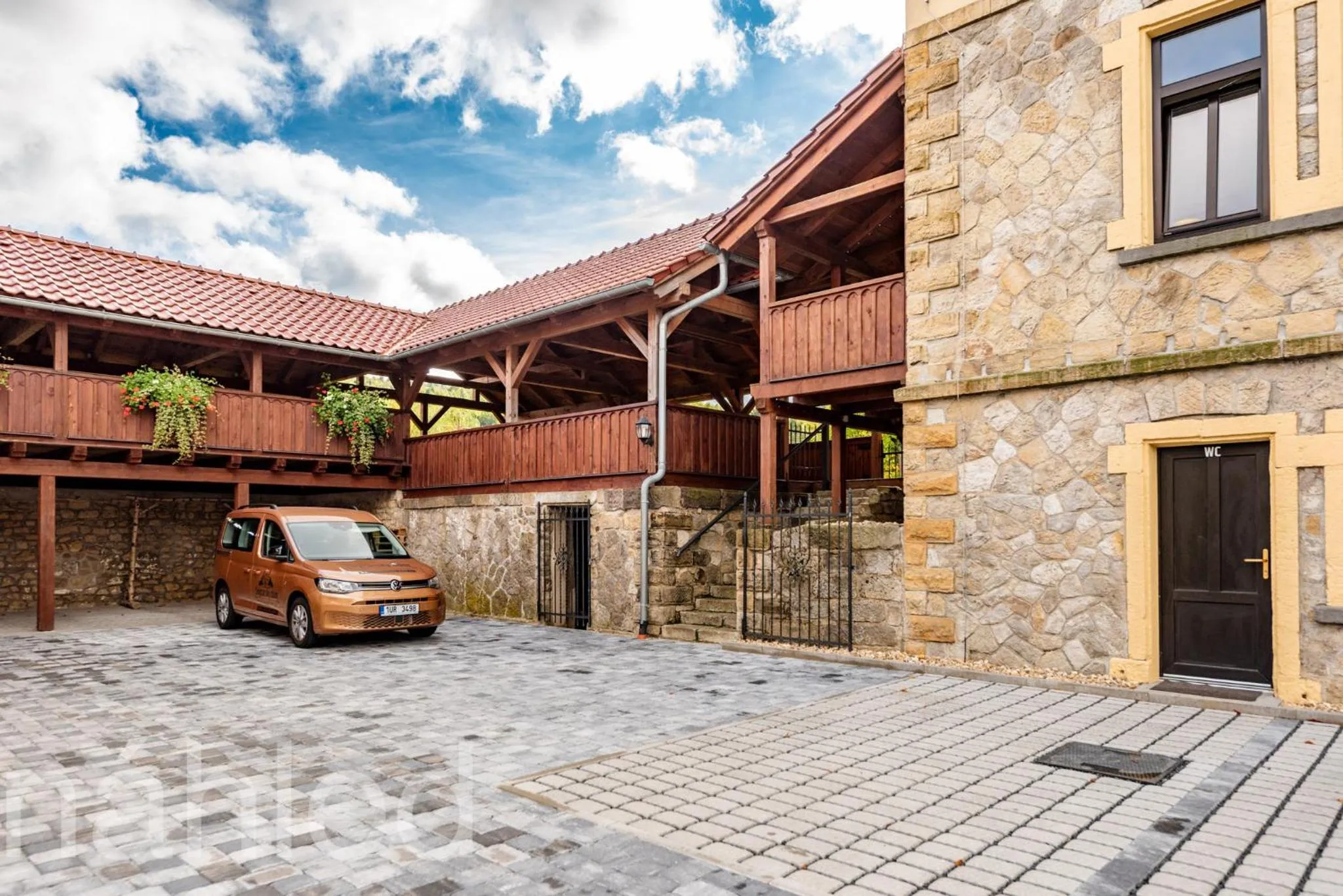 Property building in Hotel Švýcarský dům
