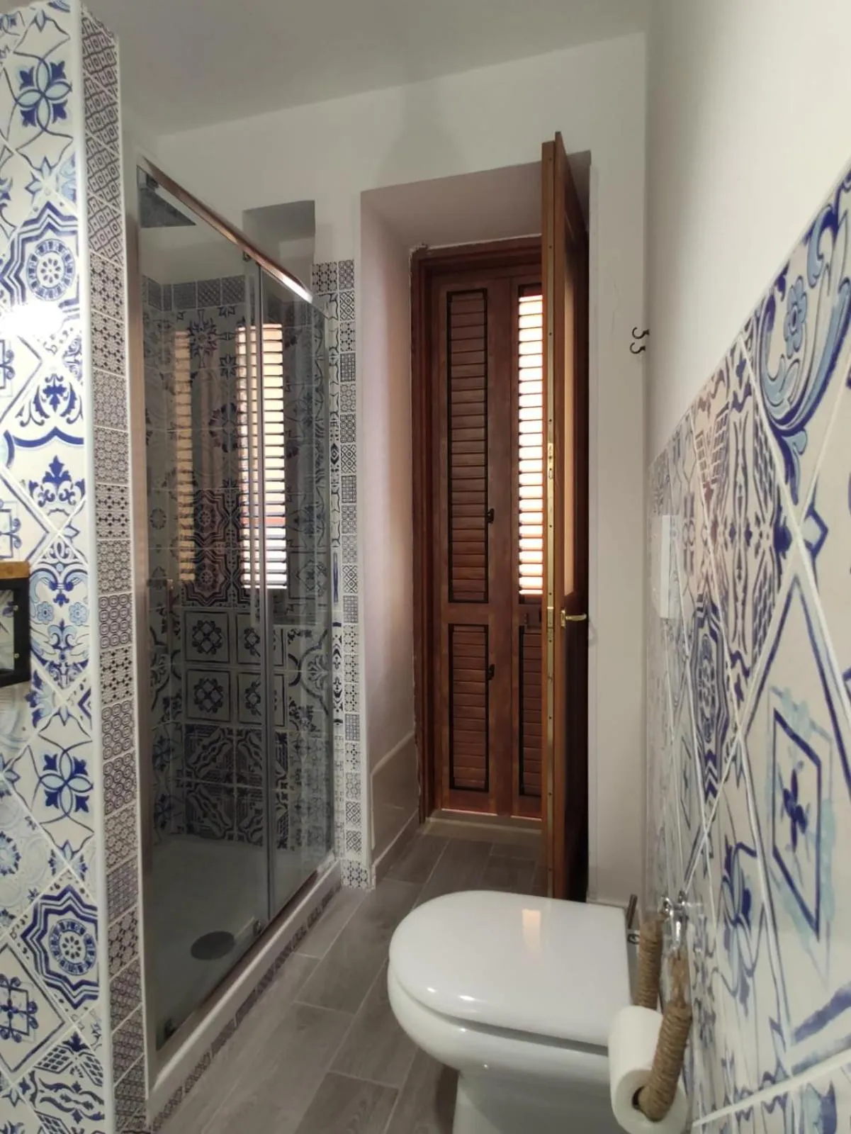 Shower in B&B Mediterranea