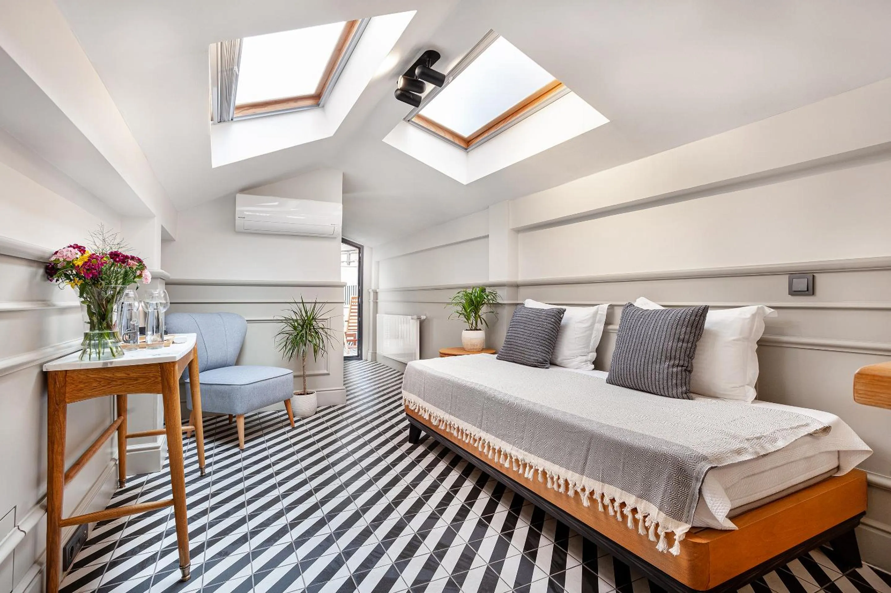 Living room, Bed in World House Boutique Hotel Galata