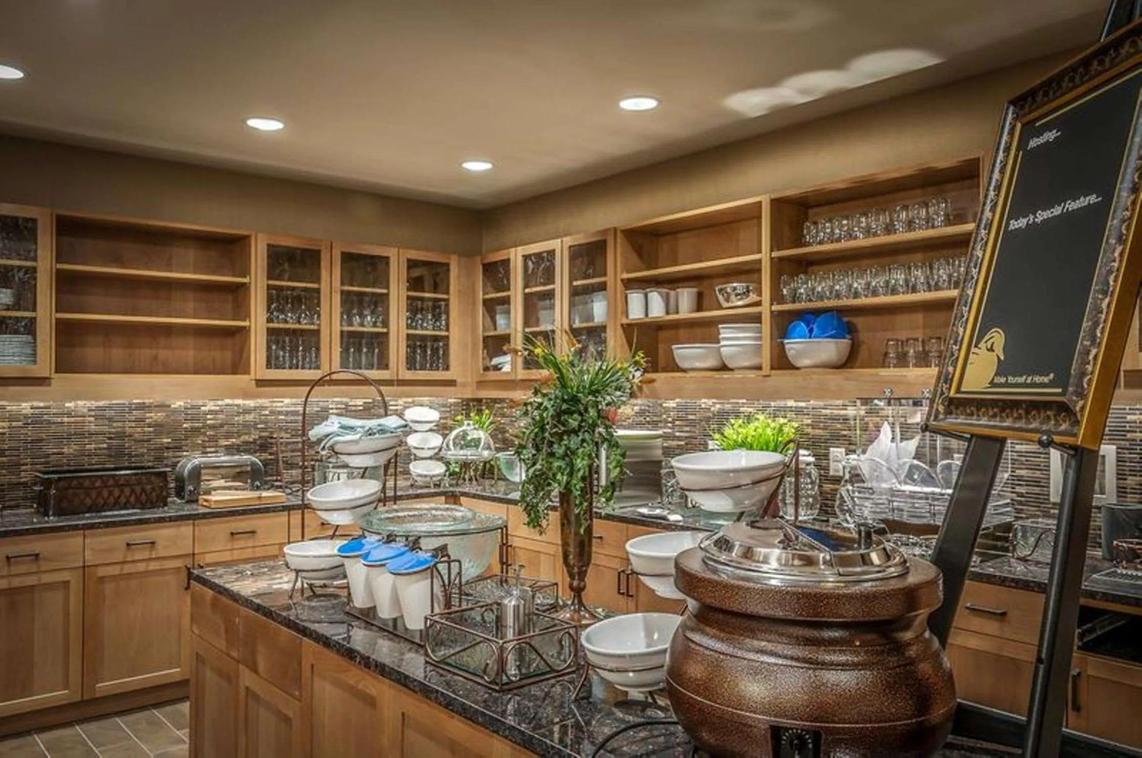 Dining area in Homewood Suites by Hilton, Durango
