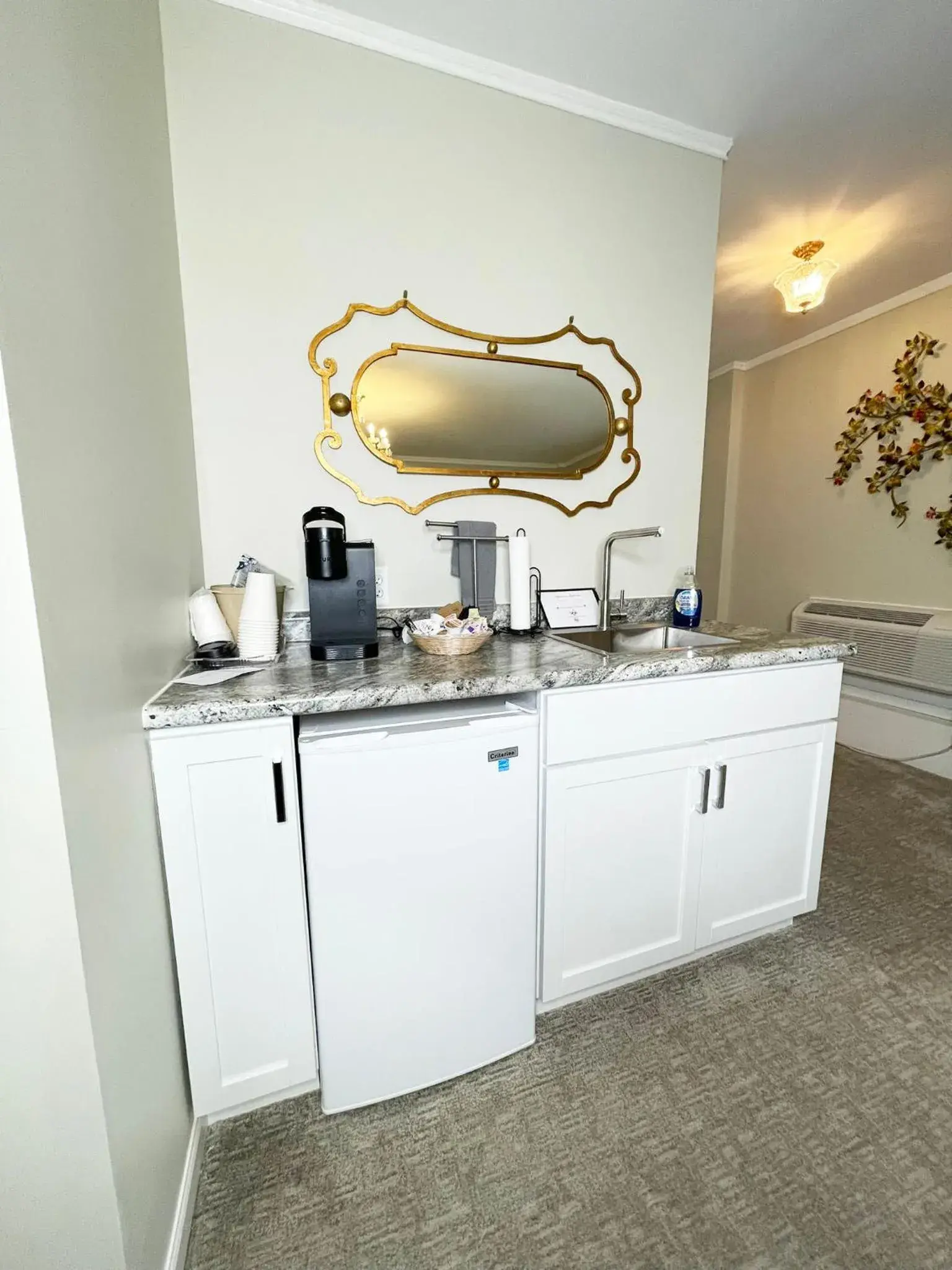 Deluxe Suite in Lowell Inn Deluxe Suite in Lowell Inn