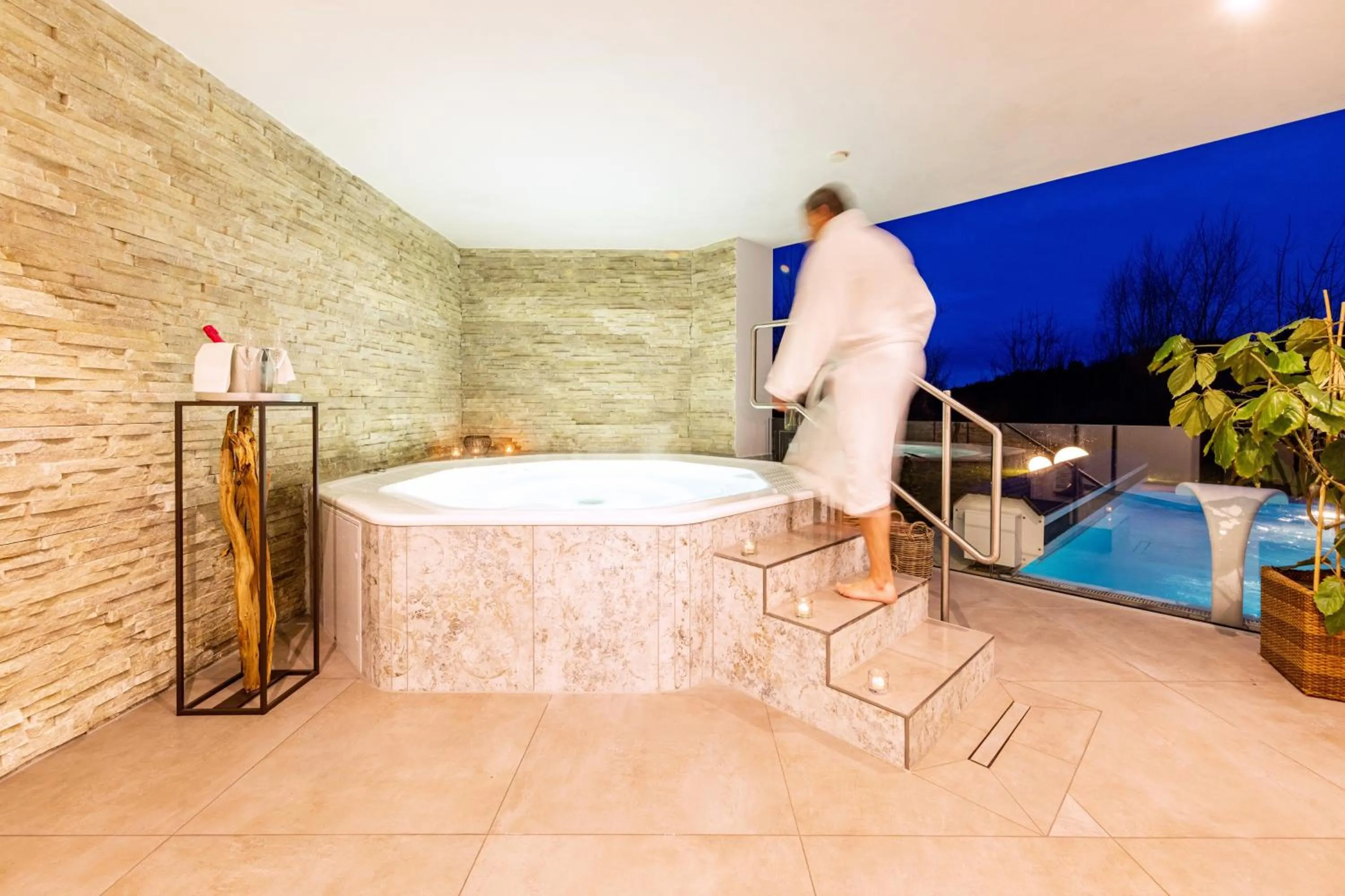 Hot Tub in Parkhotel Maximilian Ottobeuren