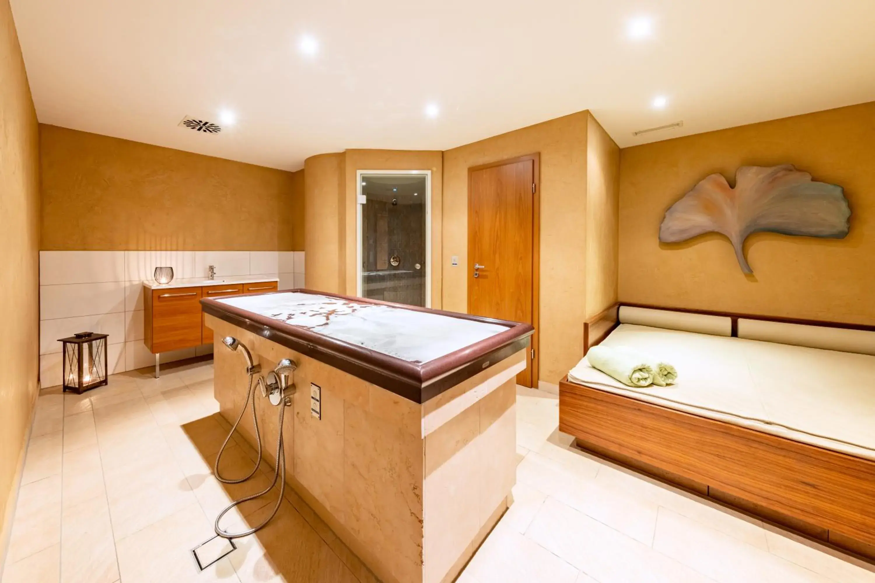 Spa and wellness centre/facilities, Bed in Best Western Plus Parkhotel Maximilian Ottobeuren Spa and wellness centre/facilities, Bed in Best Western Plus Parkhotel Maximilian Ottobeuren