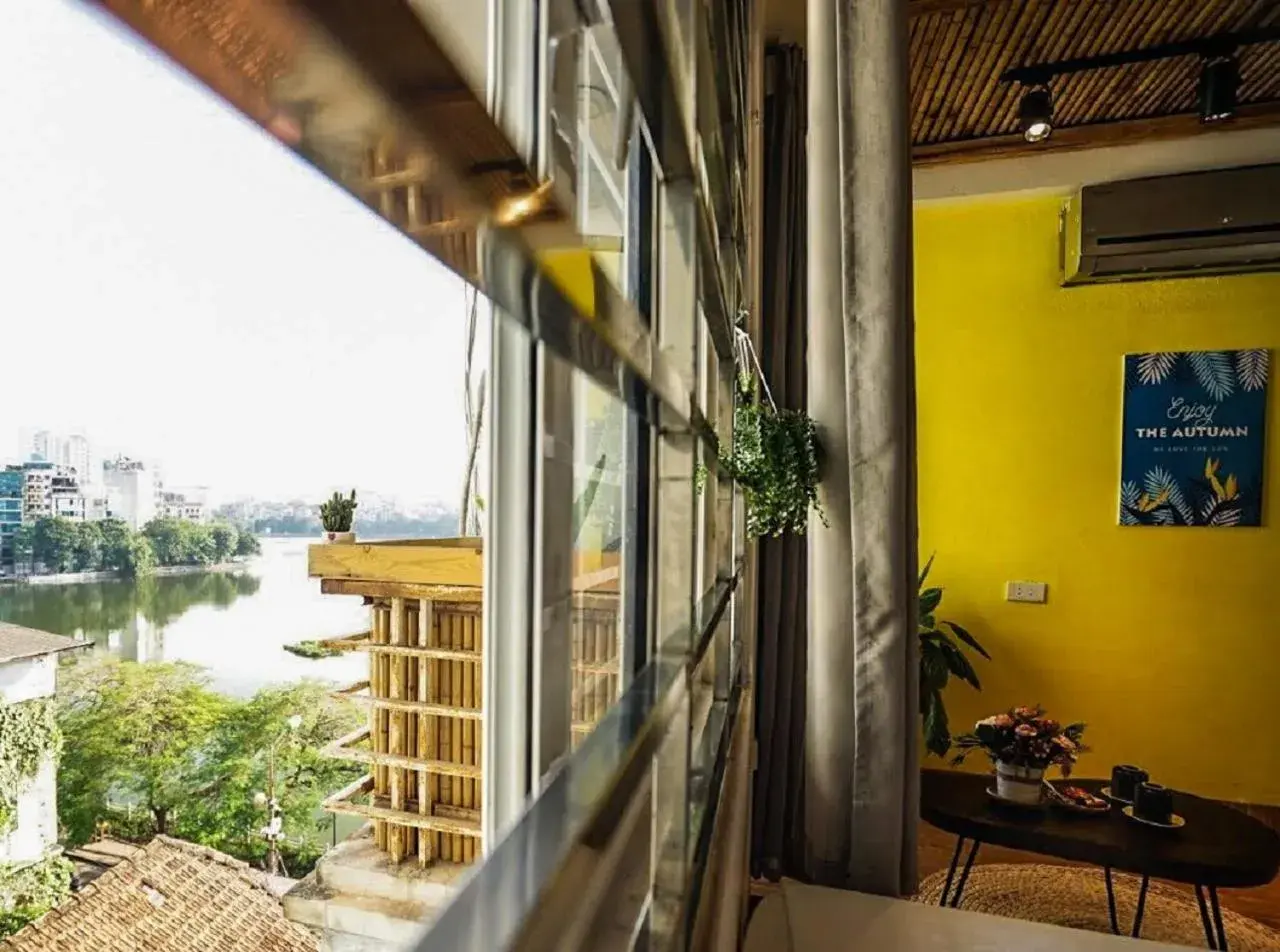 Lake view in The Autumn Homestay Lake view in The Autumn Homestay