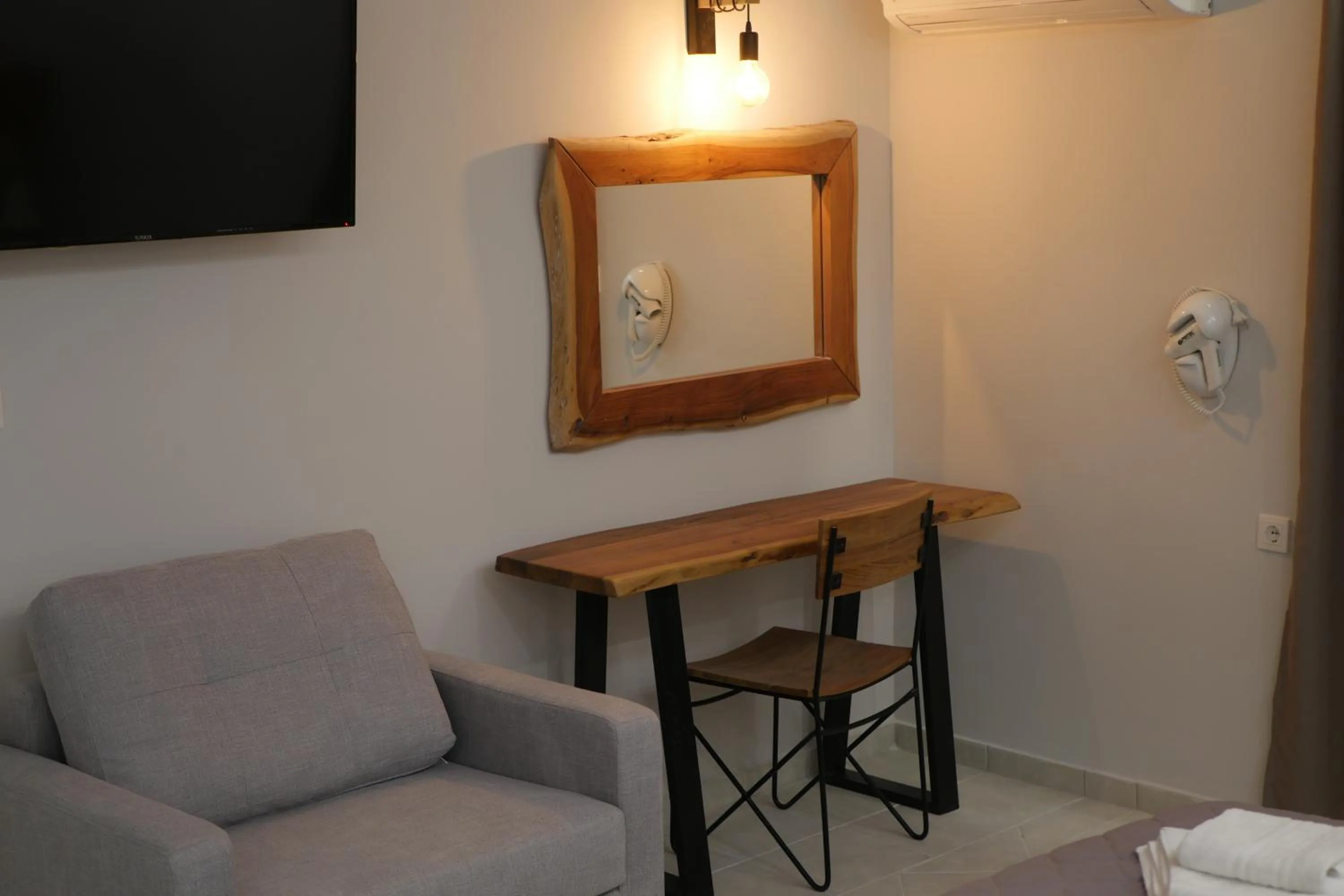 bunk bed in Jannos Beach hotel