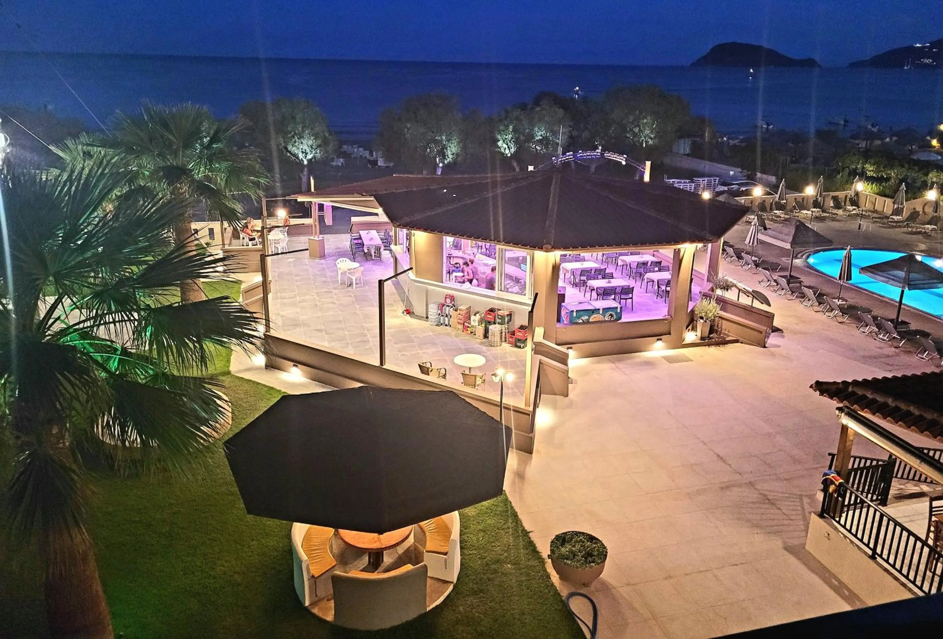 Property building in Jannos Beach hotel