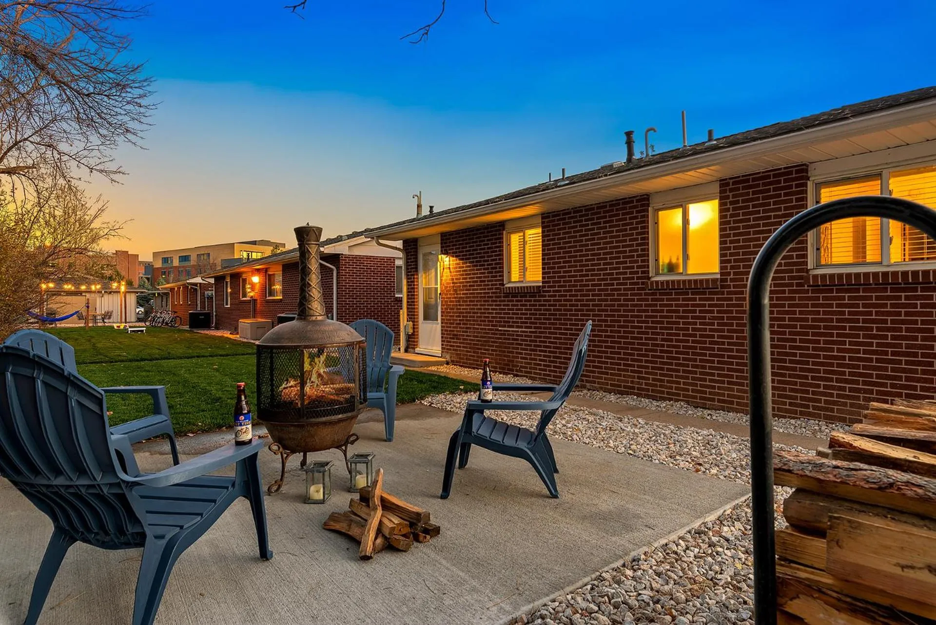 Couples Getaway - Dog Friendly, Bike to Old Town!