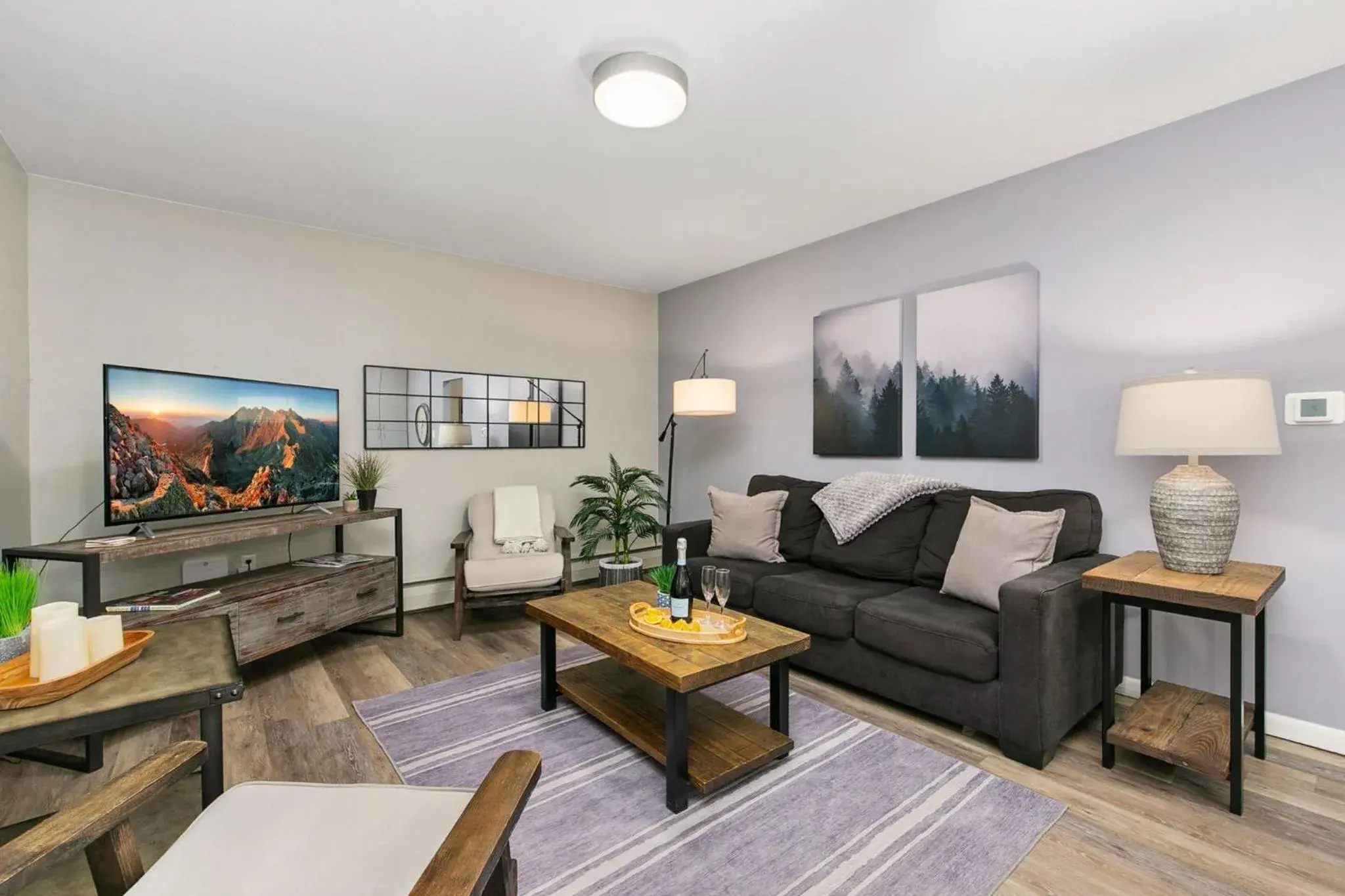 Breathtaking Condo in the Heart of Old Town Breathtaking Condo in the Heart of Old Town