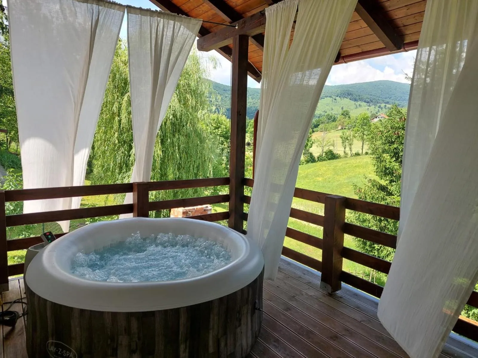 Hot Tub in B&B Green Serenity Plitvice Lakes
