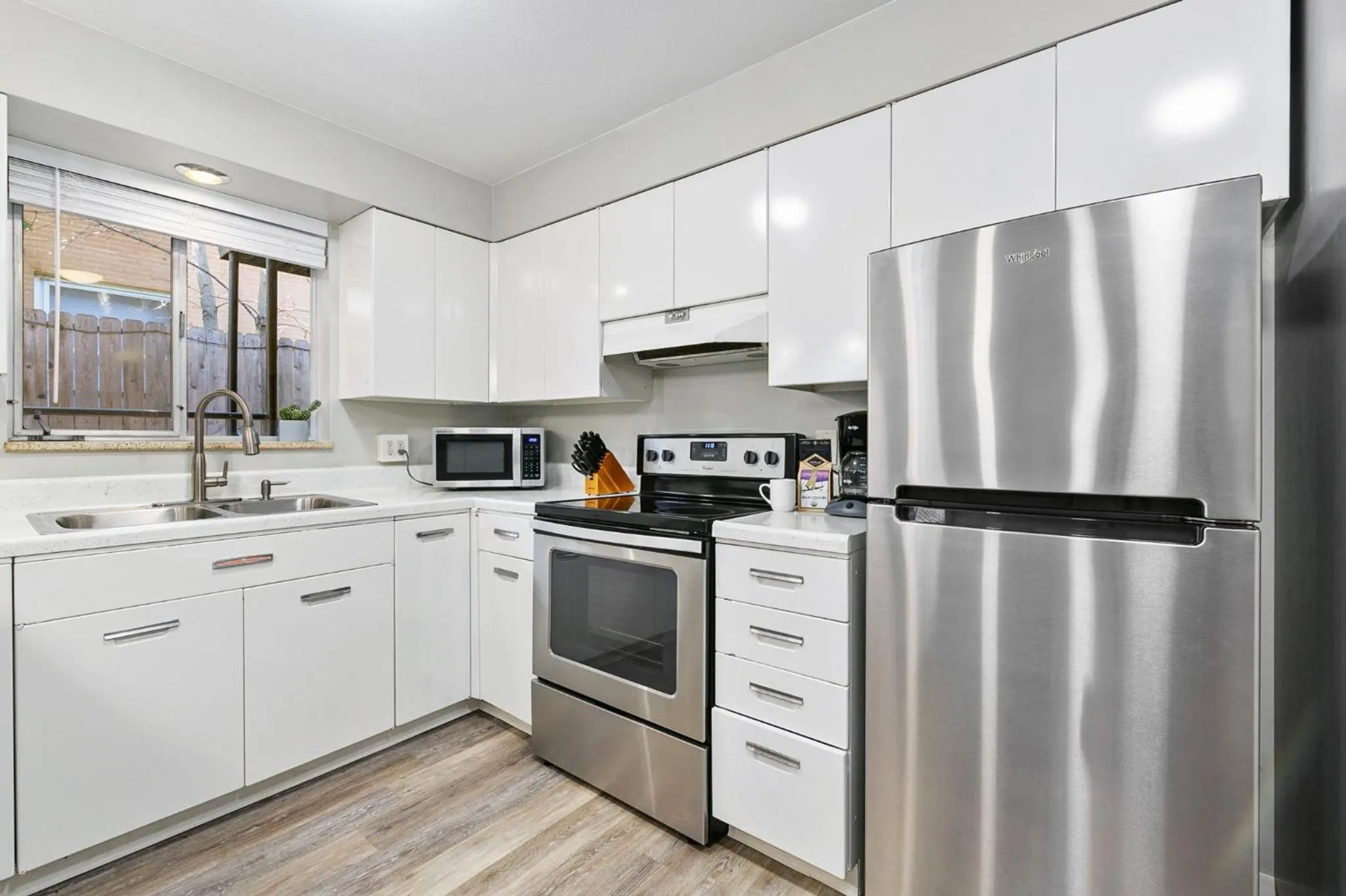 Hip & Urban Condo near the Heart of Old Town