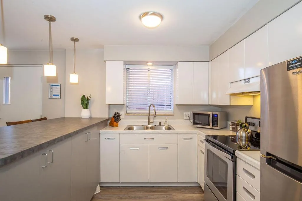 Hip & Urban Condo near the Heart of Old Town