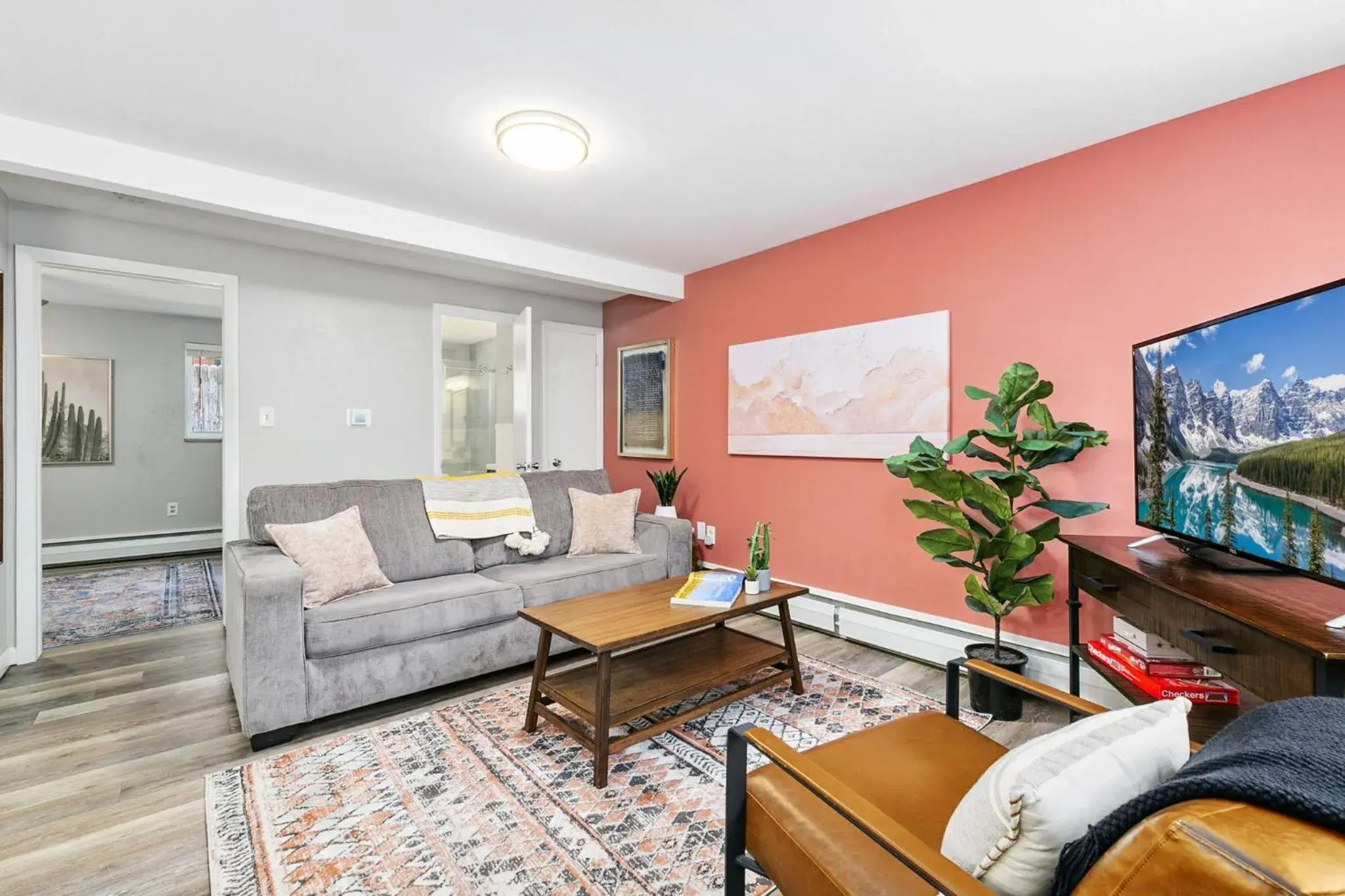 Hip & Urban Condo near the Heart of Old Town Hip & Urban Condo near the Heart of Old Town