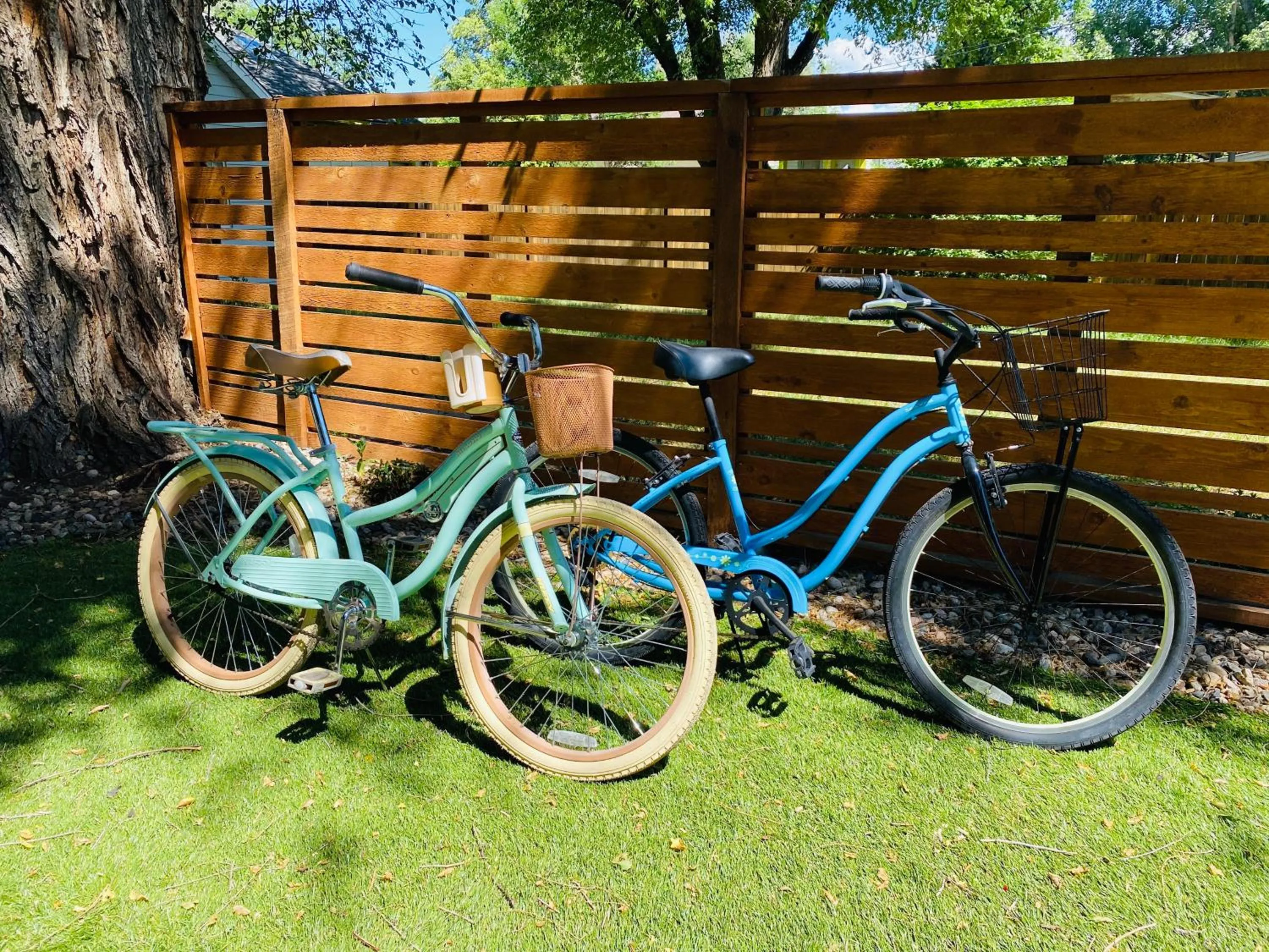 Industrial Old Town Bungalow with Free Cruiser Bikes