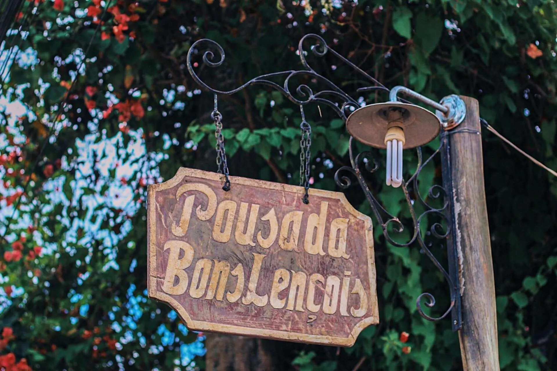 Property logo or sign in Pousada Bons Lençóis