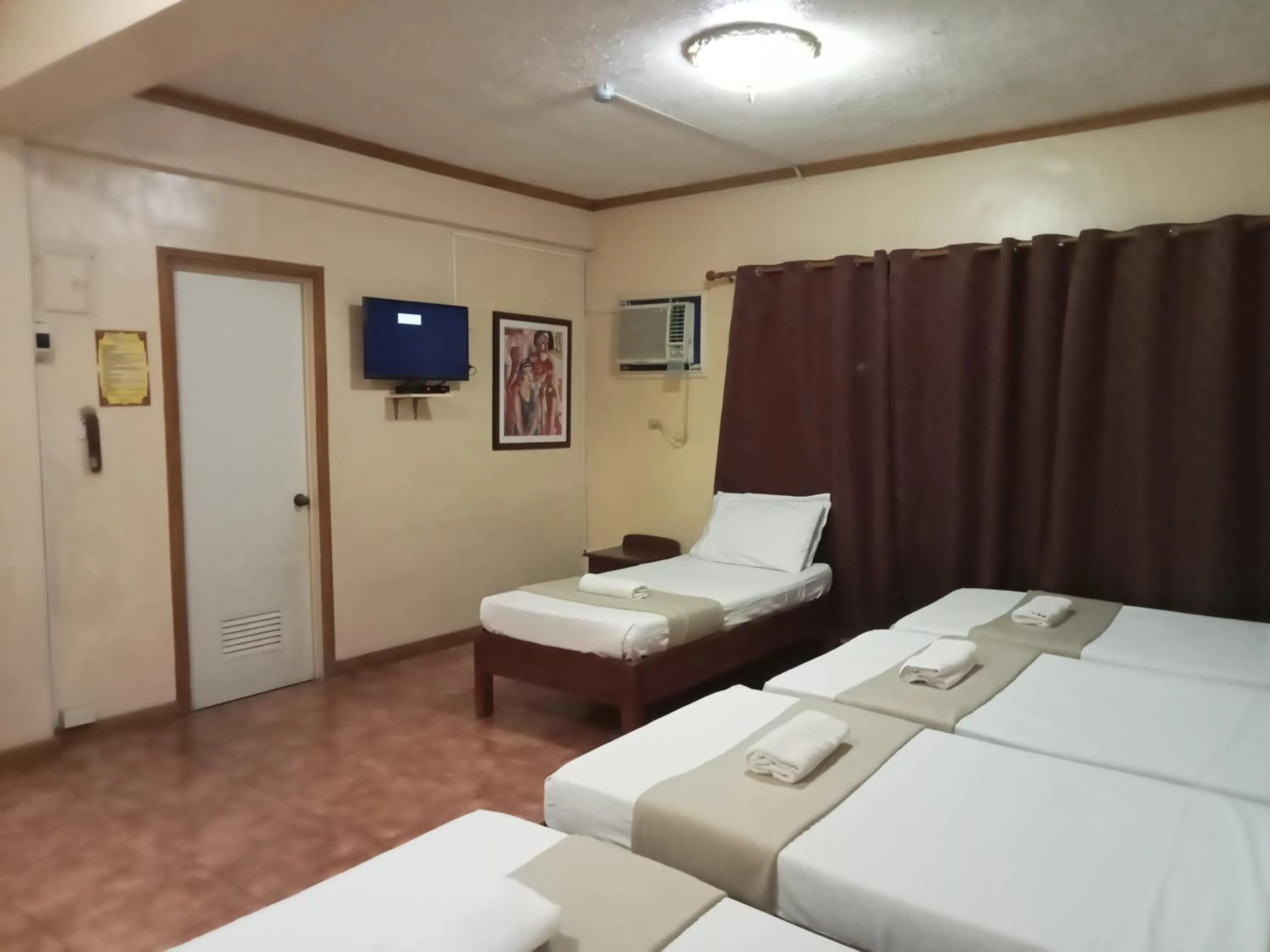 Bedroom, Bed in RedDoorz at Casa Marabella Villamonte Bacolod City