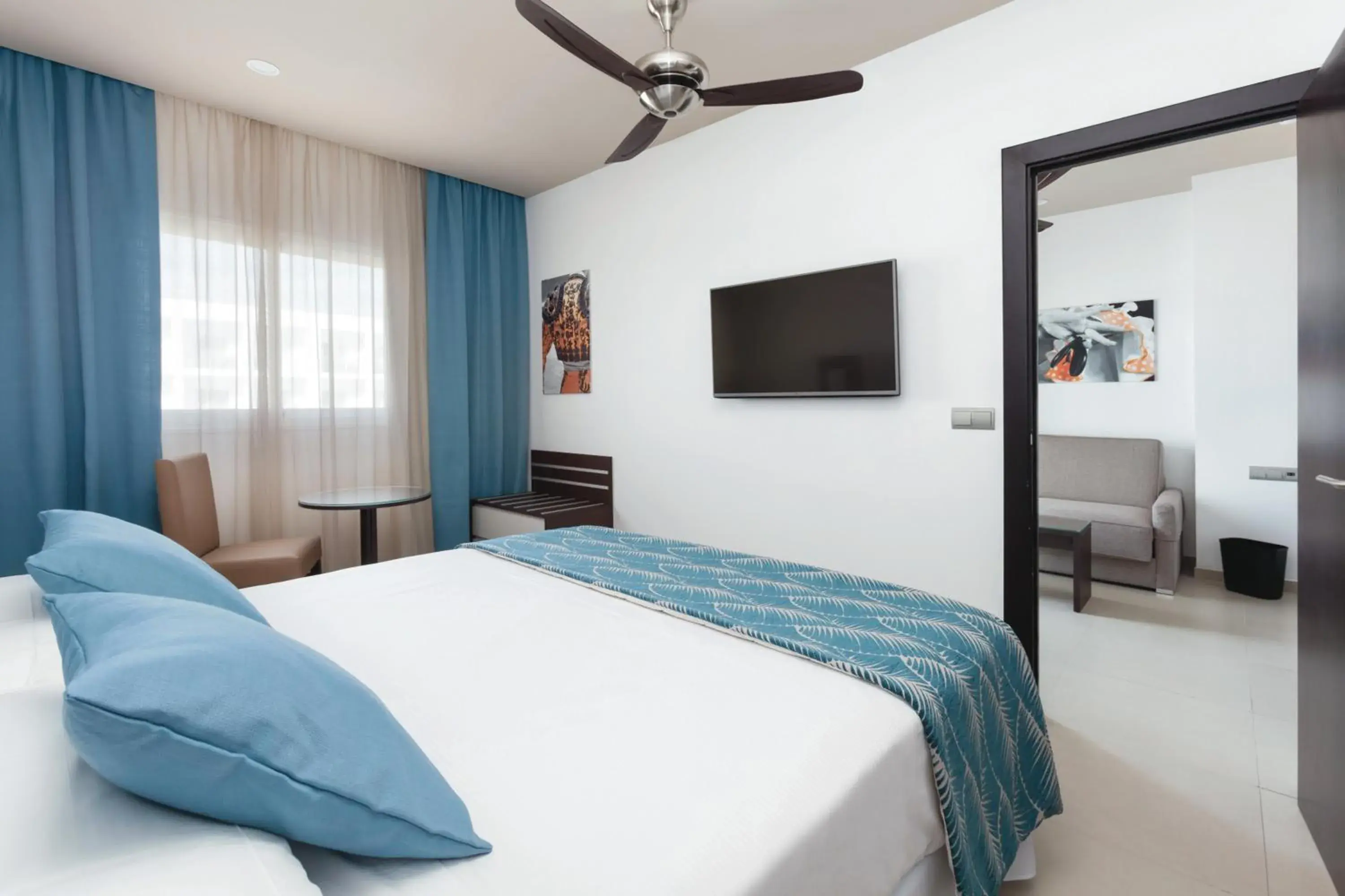 Property building, Bed in Hotel Riu Costa del Sol - All Inclusive Property building, Bed in Hotel Riu Costa del Sol - All Inclusive