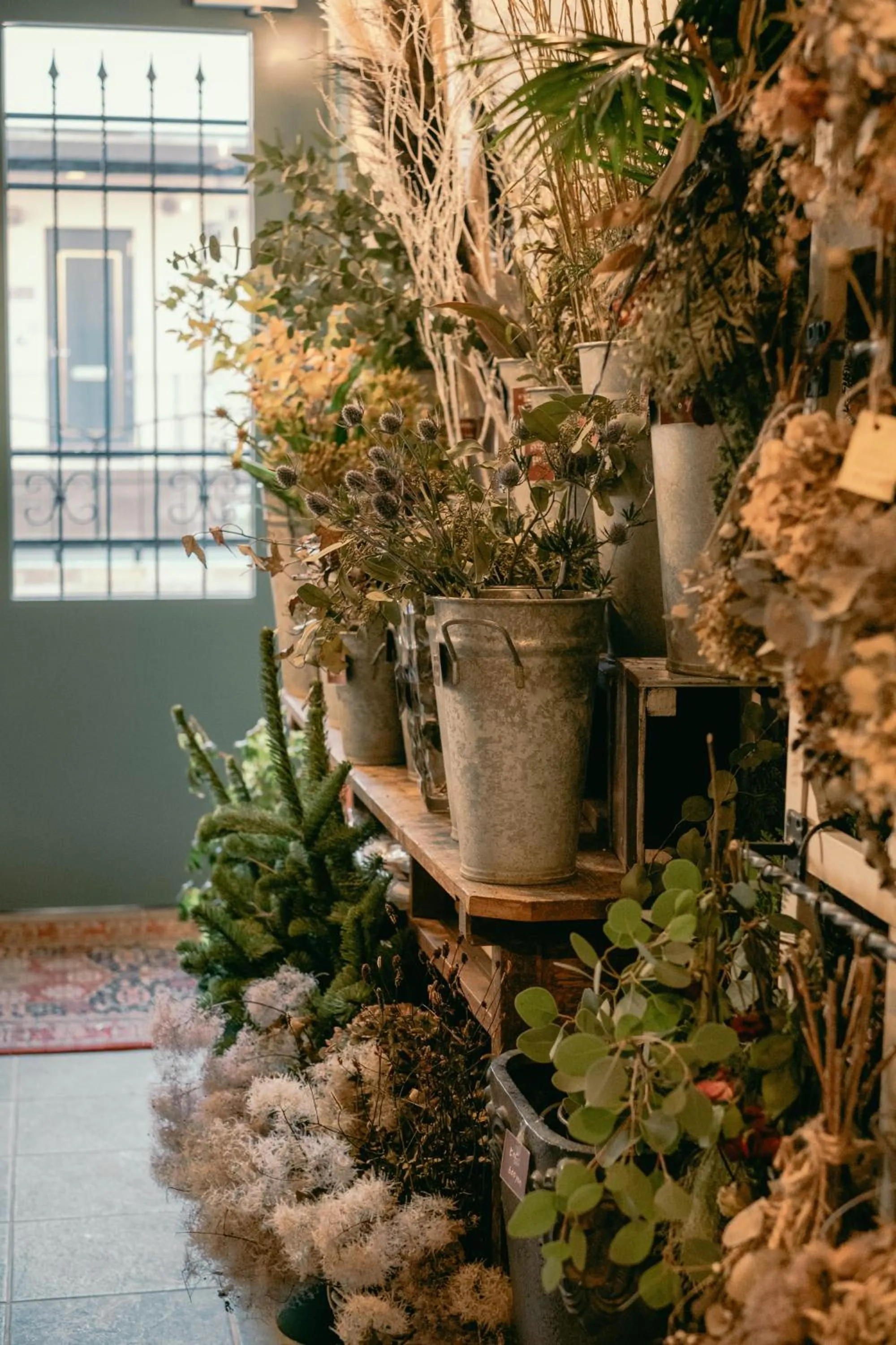 Area and facilities in 7 Rooms Hotel & Cafe - 30mins from Disneyland