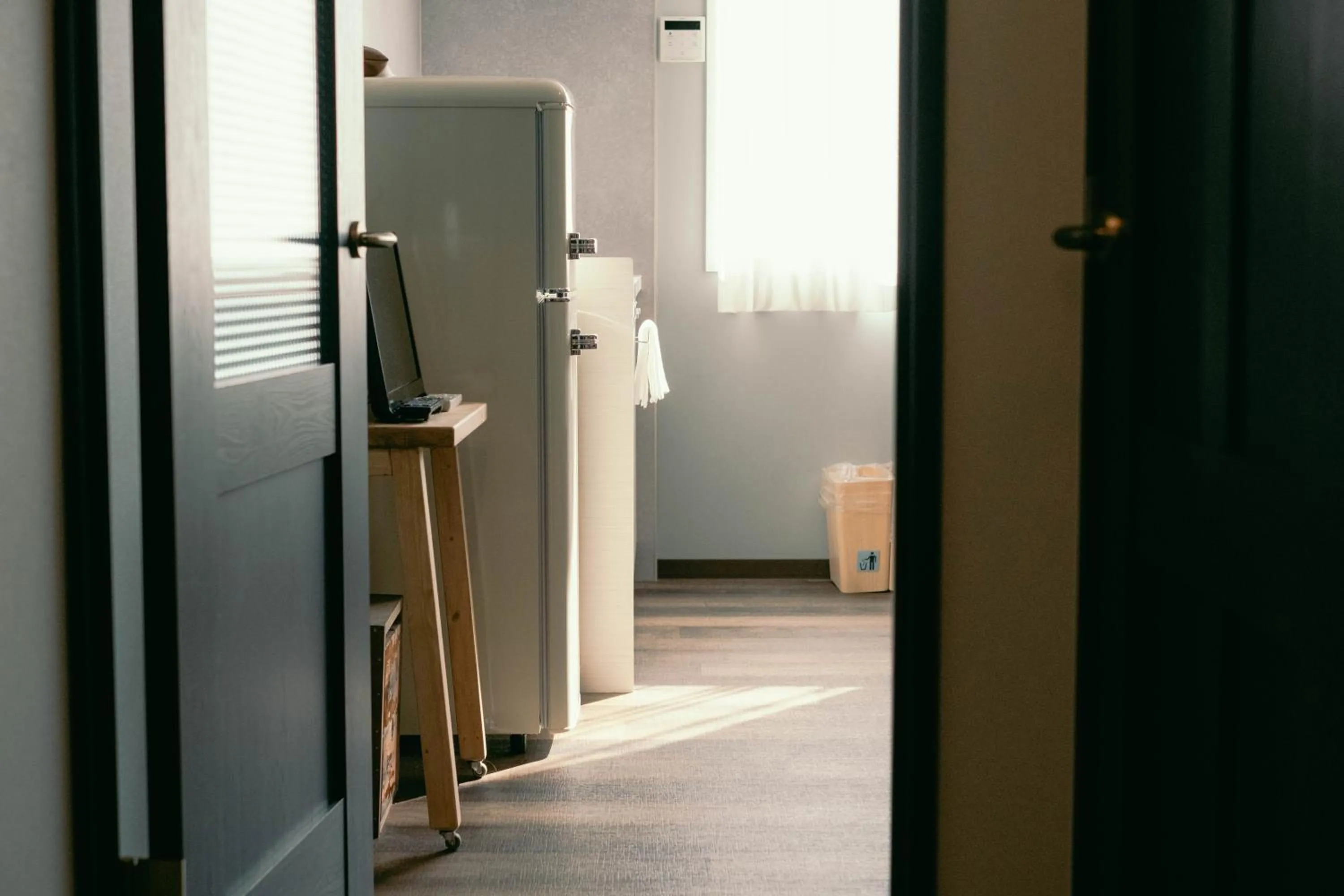 Kitchen or kitchenette in 7 Rooms Hotel & Cafe - 30mins from Disneyland