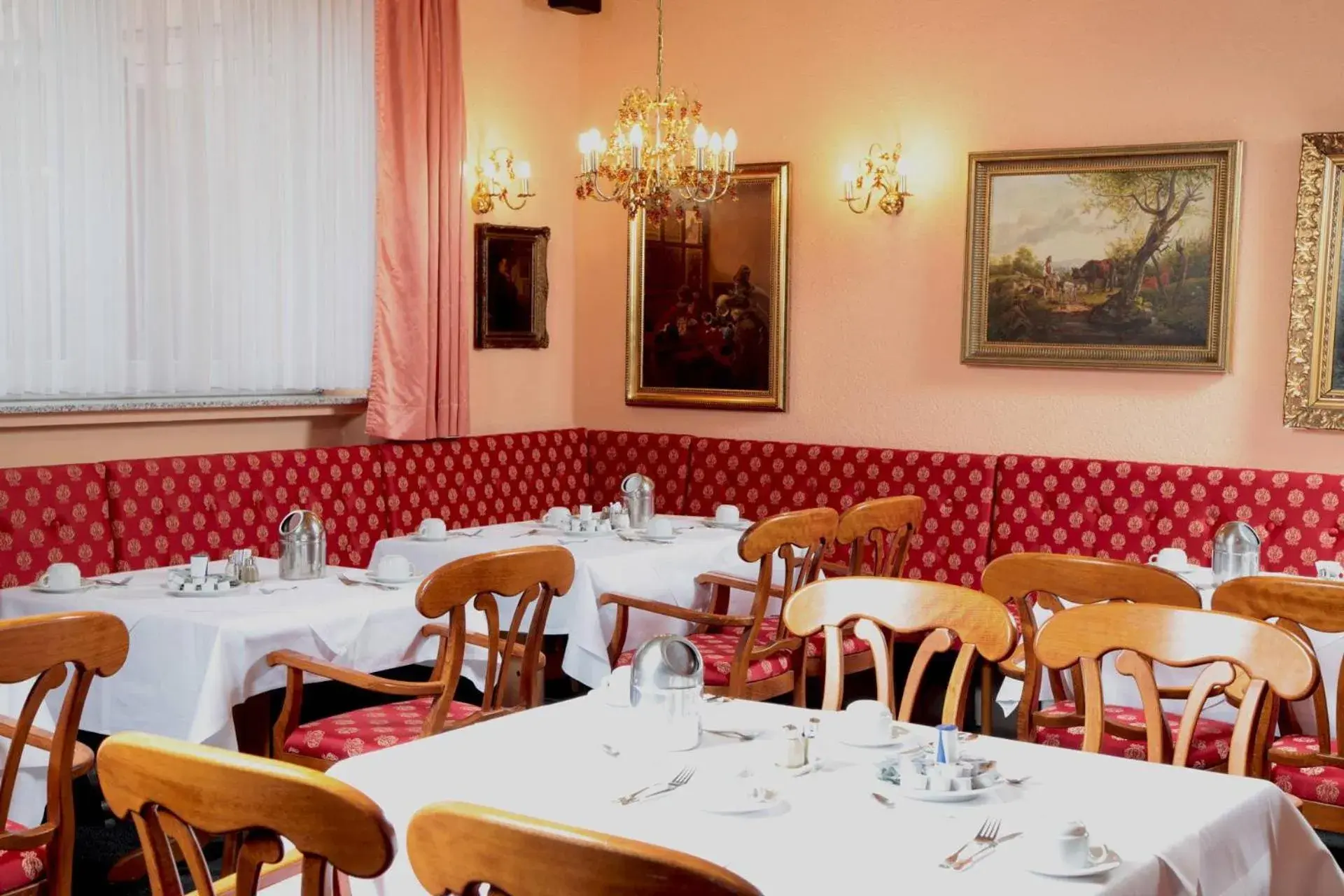 Restaurant/places to eat in Hotel Lonac Restaurant/places to eat in Hotel Lonac