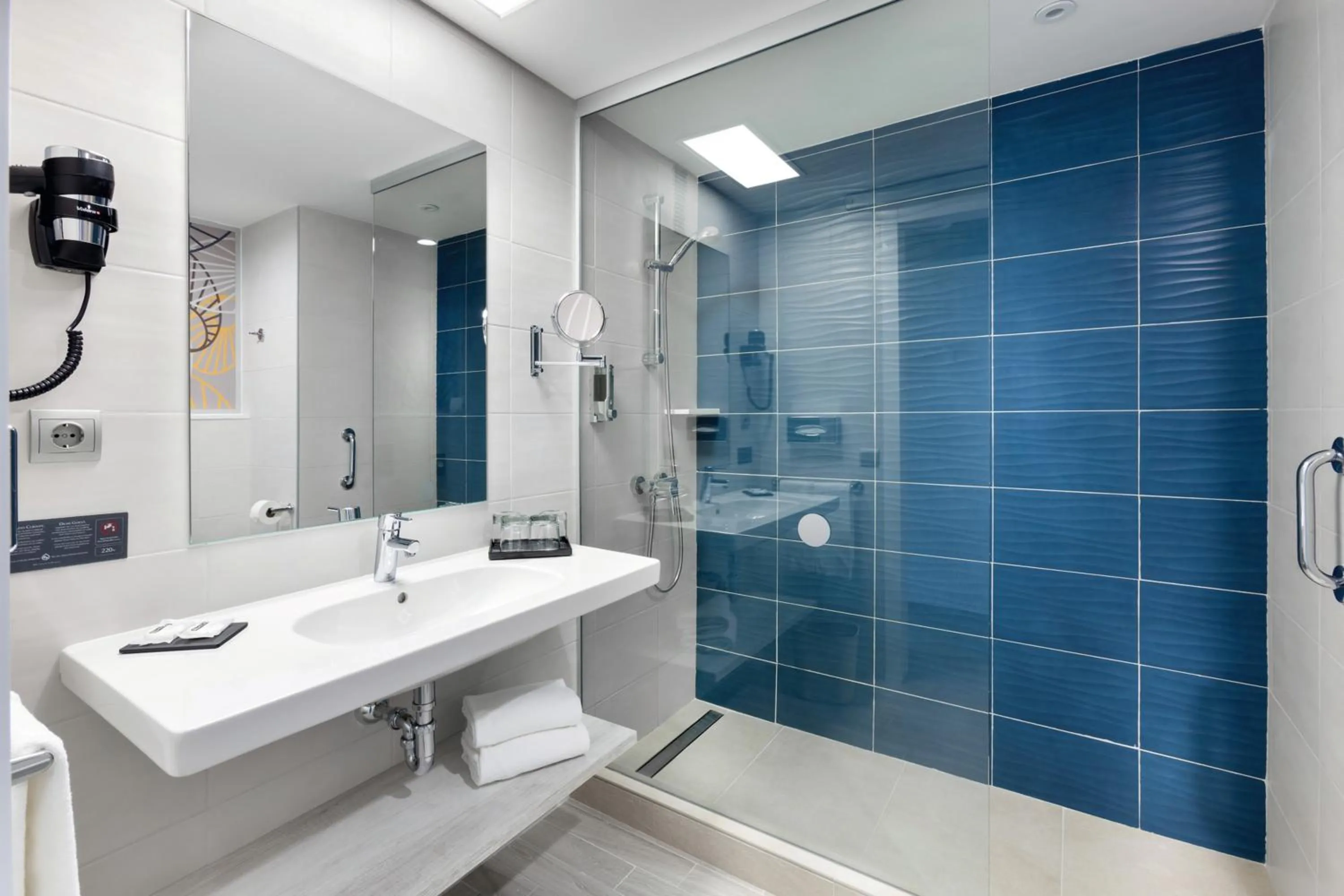 Shower in Hotel Riu Vistamar Gran Canaria - All Inclusive