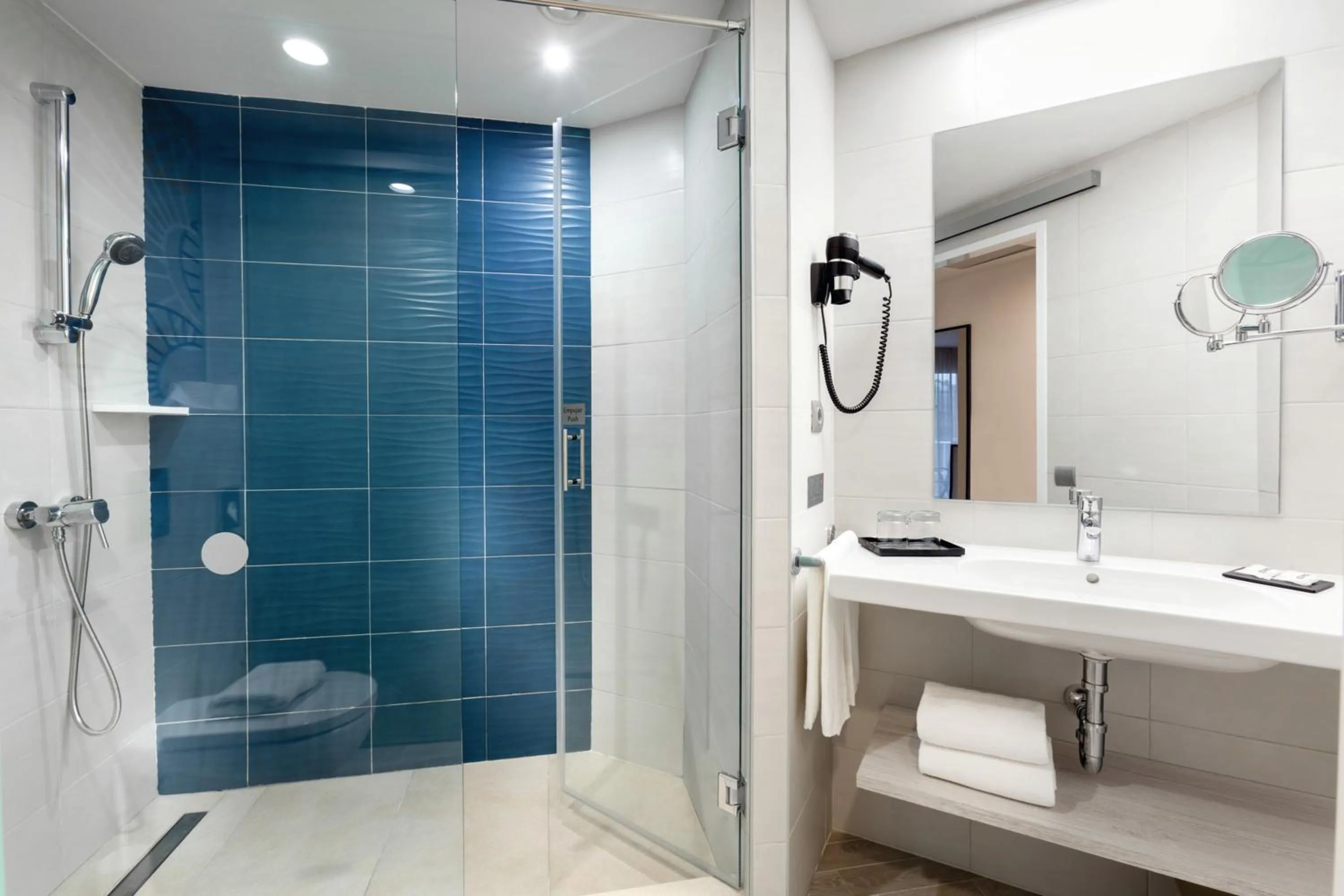 Shower in Hotel Riu Vistamar Gran Canaria - All Inclusive