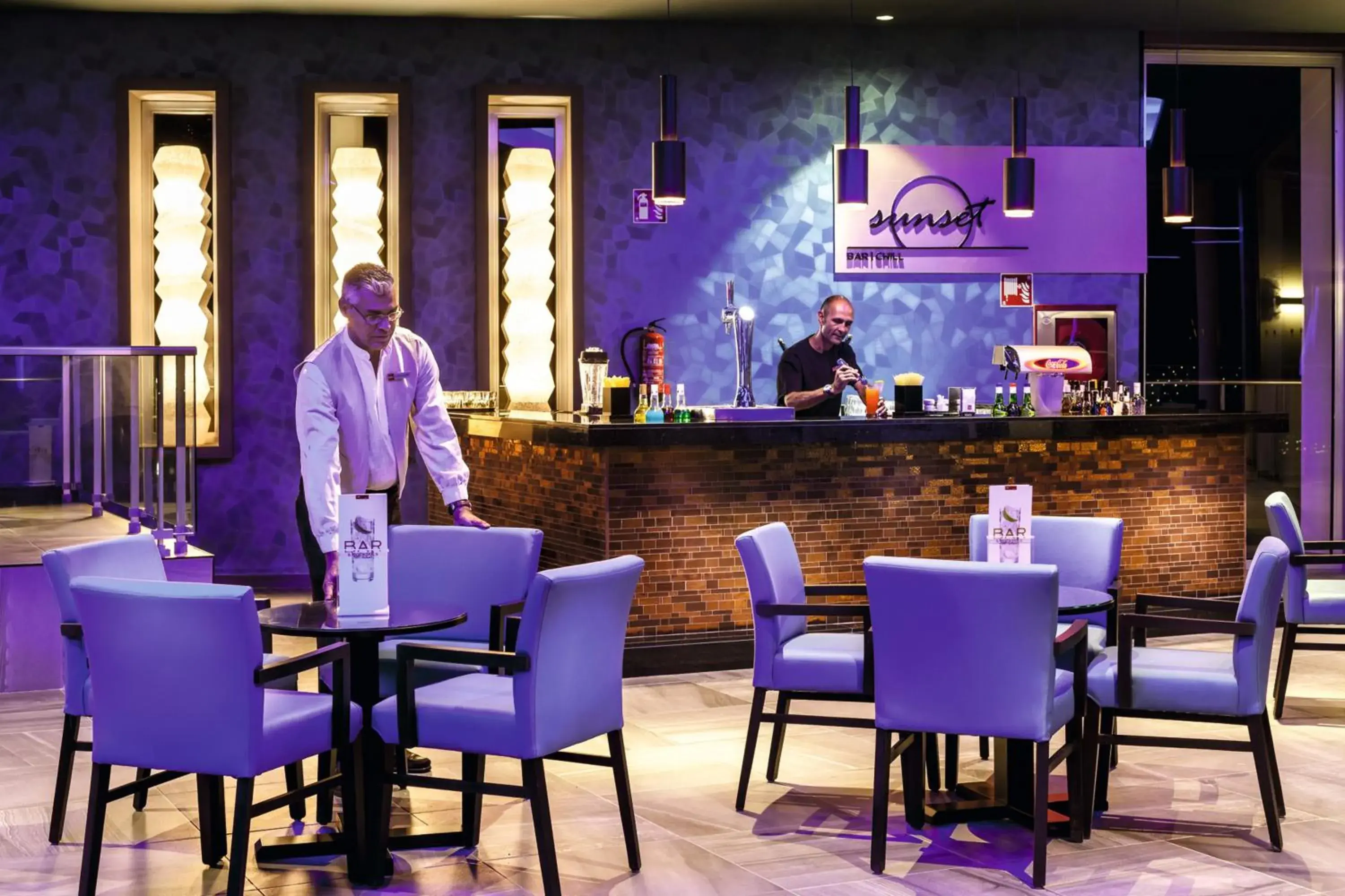 Lounge or bar in Hotel Riu Vistamar Gran Canaria - All Inclusive Lounge or bar in Hotel Riu Vistamar Gran Canaria - All Inclusive