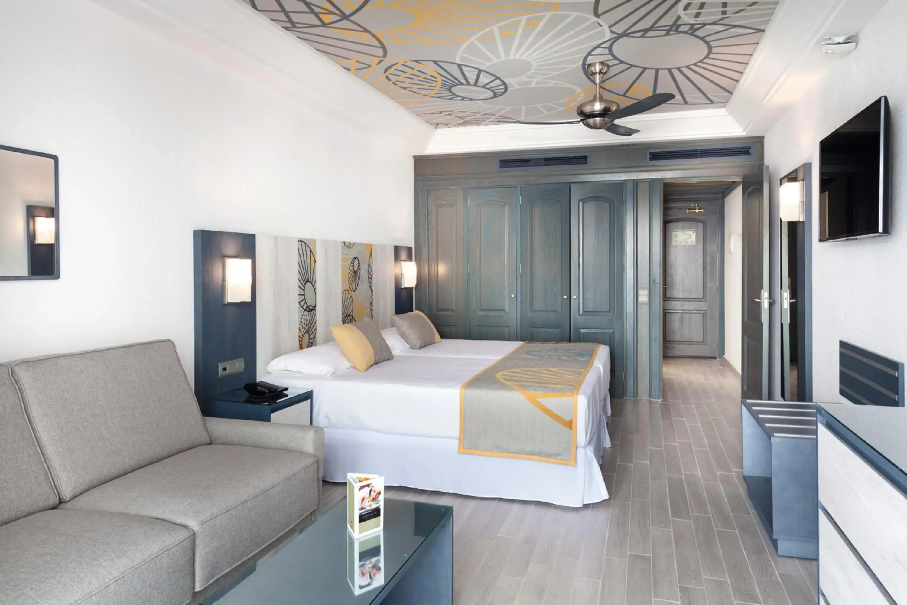 Bed in Hotel Riu Vistamar Gran Canaria - All Inclusive Bed in Hotel Riu Vistamar Gran Canaria - All Inclusive