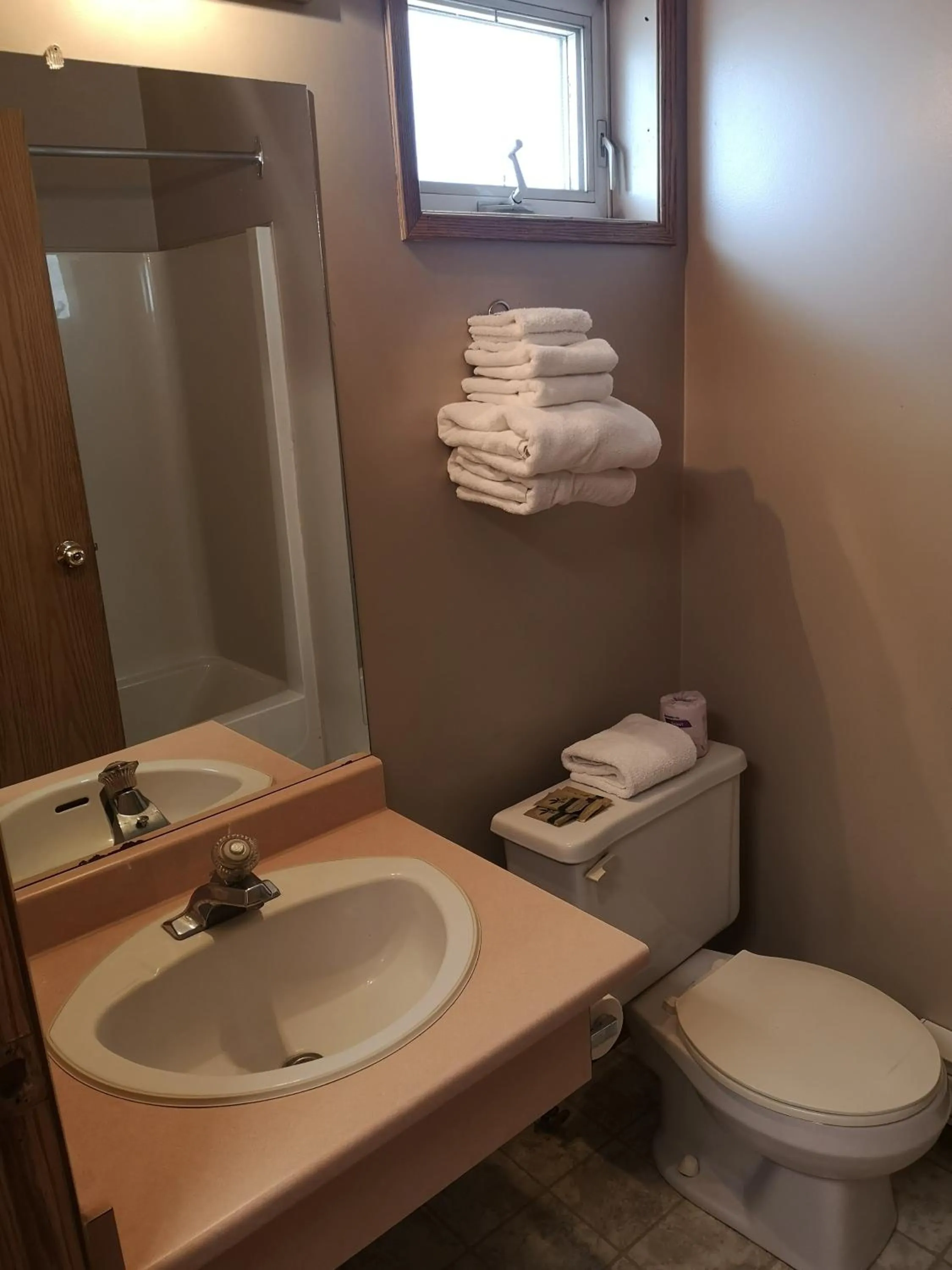 Bathroom in Ranchland Villa Motel